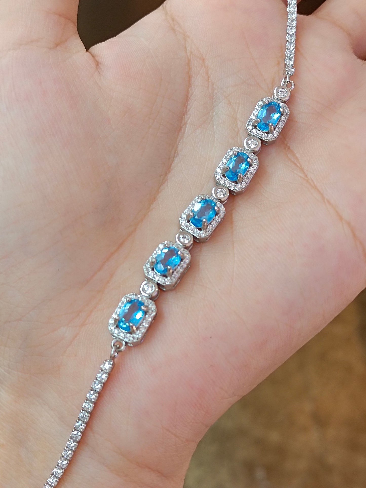 Elegant S925 Silver Embedded Topaz Stone Bracelet - Jewelry for Every Occasion