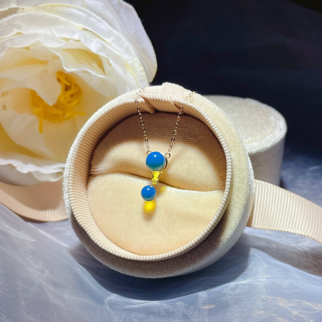 Noua sosire: Pandantiv cu chihlimbar albastru dominican încorporat în aur de 18k - bijuterii rafinate