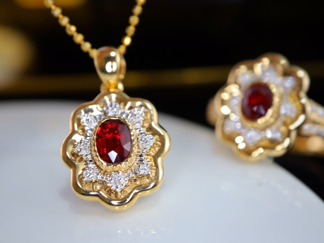 Vintage-Stil Taubenblutroter Rubin-Anhänger-Schmuck