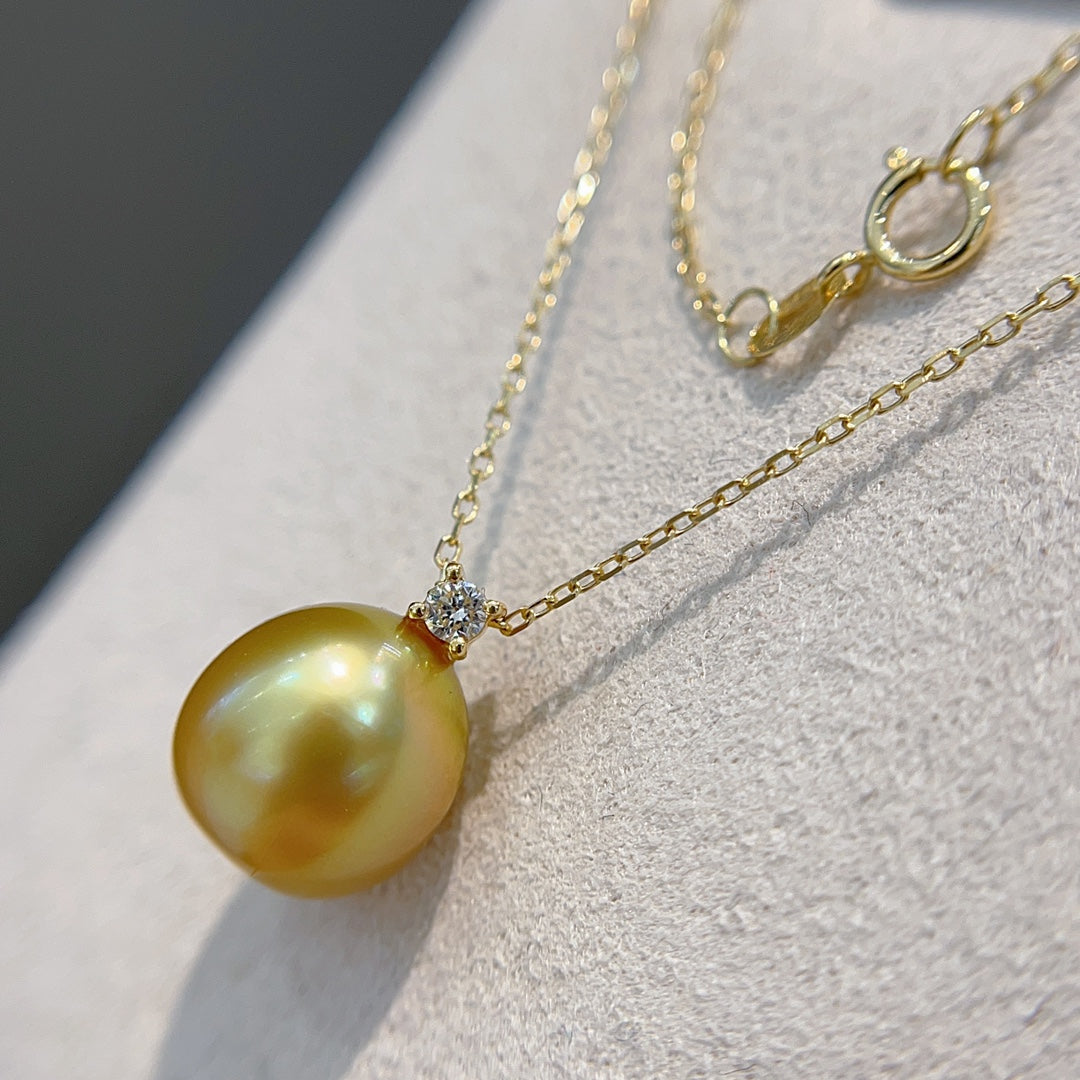 Luxurious 10-11mm Deep Golden South Sea Pearl Jewelry with 18K Gold and Diamond Pendant