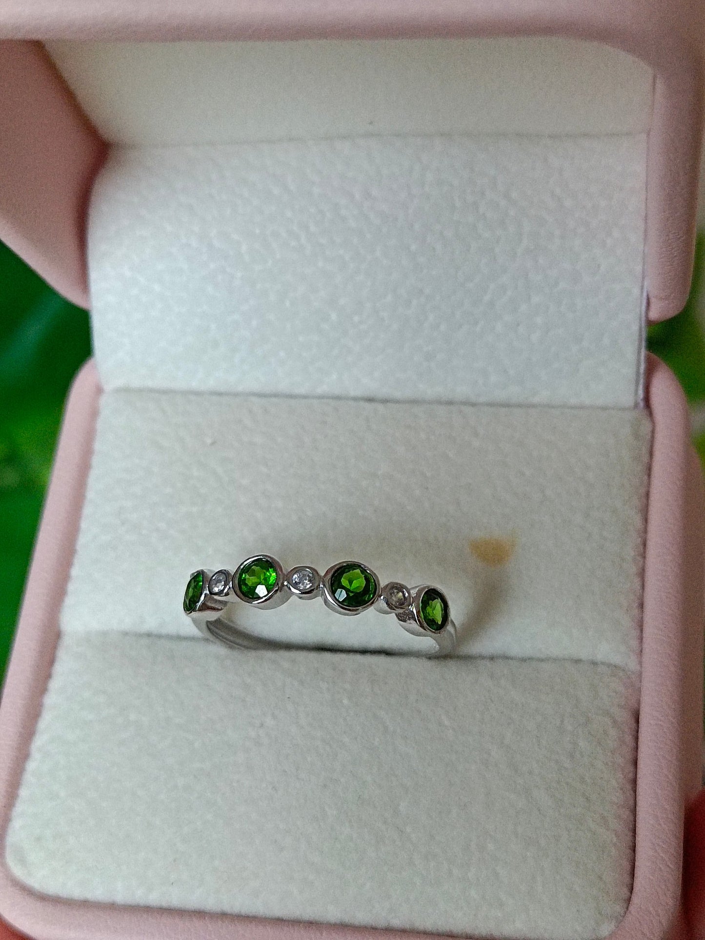 Anello a bolle di diopside naturale - Gioiello squisito