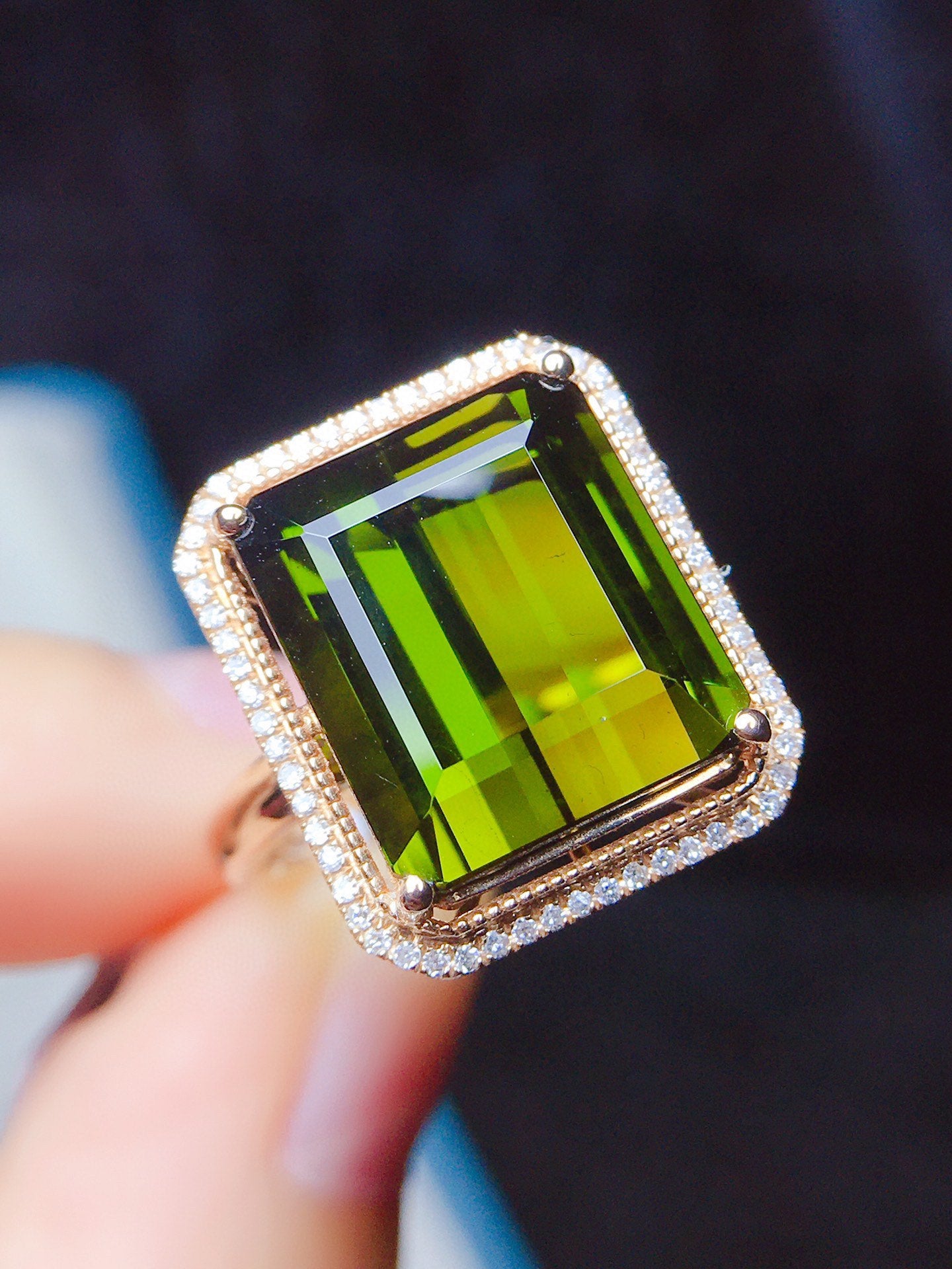 Natürlicher Turmalinring mit Diamantakzenten – exquisites Schmuckstück