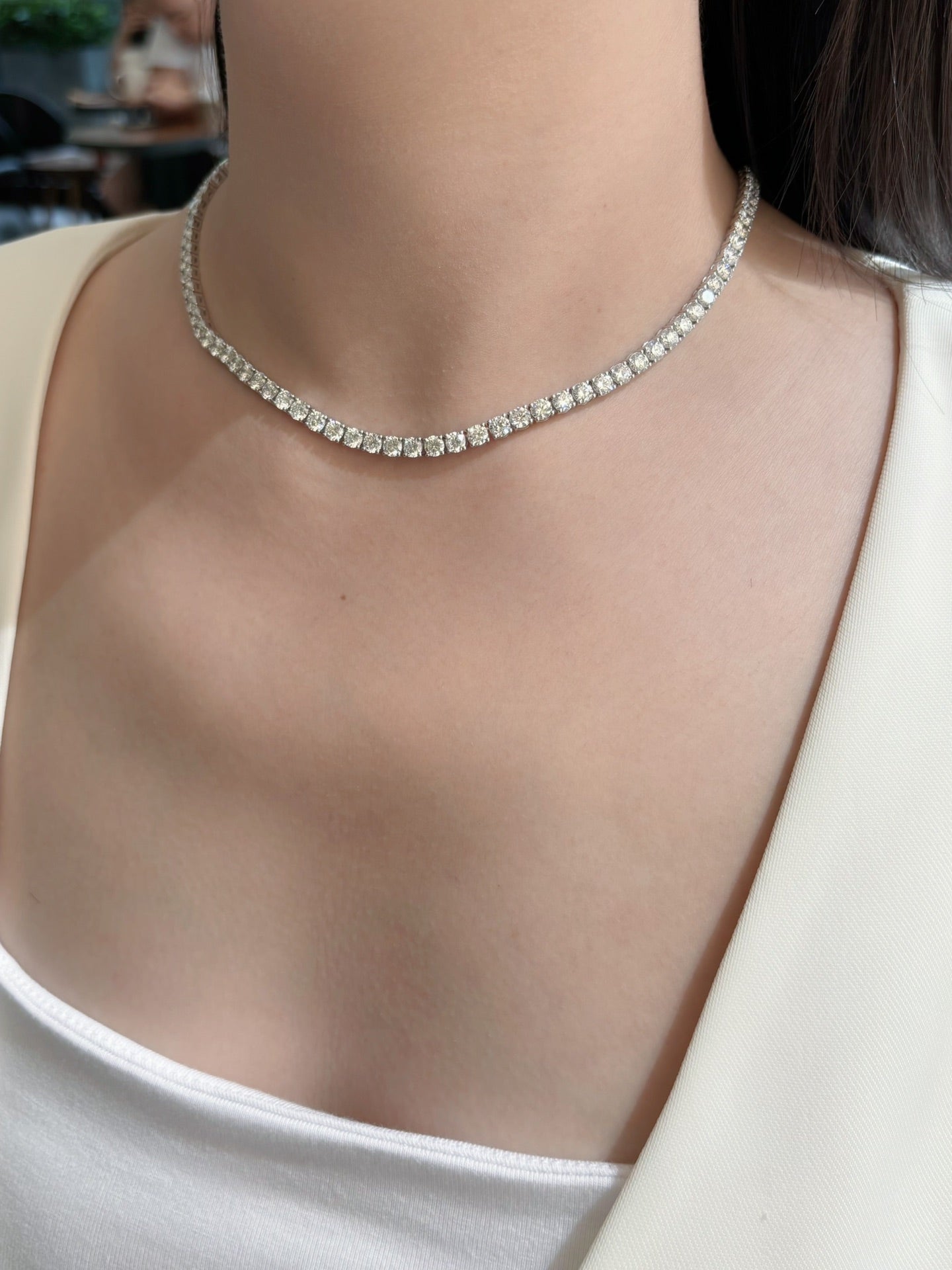 Colier cu pandantiv pavat complet cu patru gheare cultivat cu diamante de 18K - Bijuterii premium