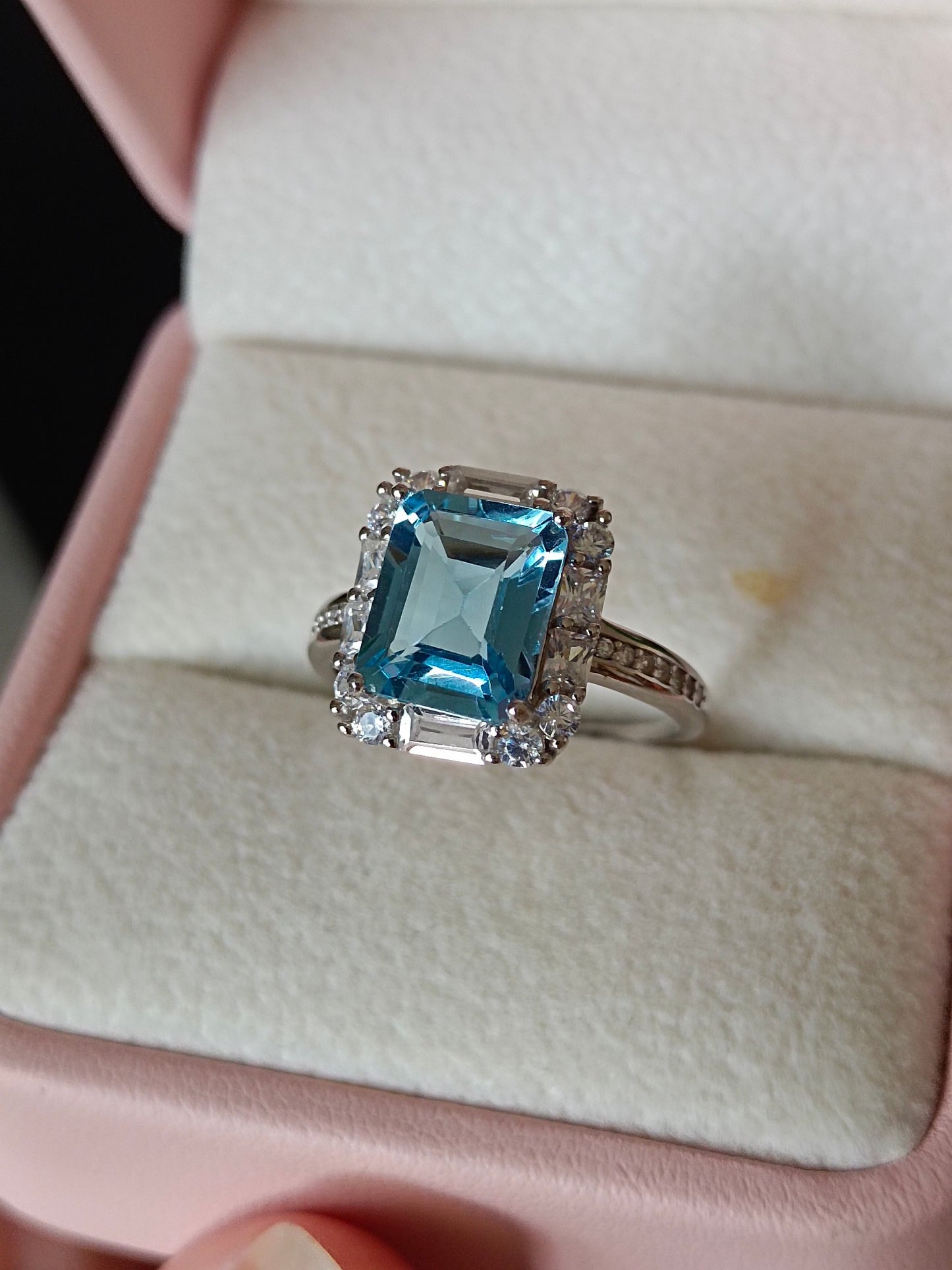 Natural Topaz Square Ring - Exquisite Jewelry for Elegant Taste