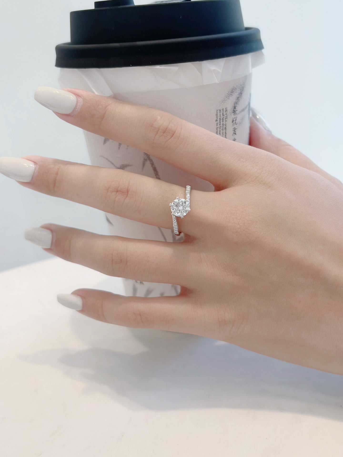 18K gekweekte ronde diamanten zes-polige gedraaide armring - premium sieraden