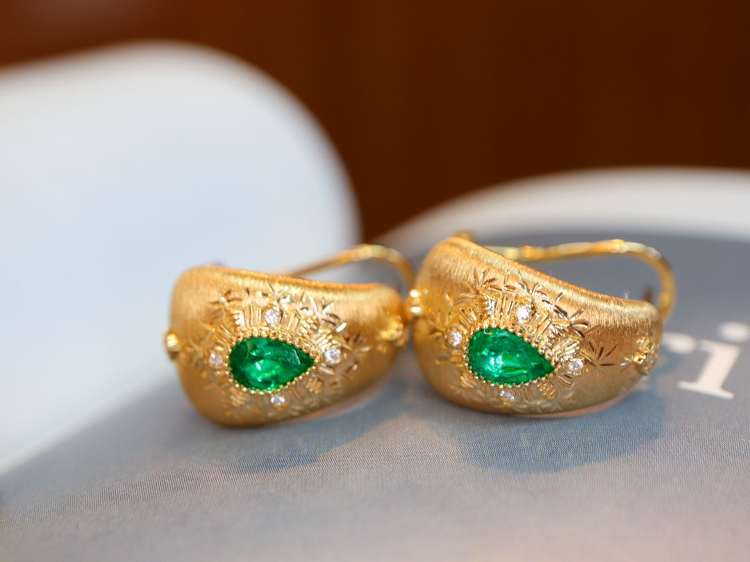 Smaragd-Ohrclips-Schmuck im Buccellati-Stil – klassische Eleganz und jahrhundertealte Handwerkskunst