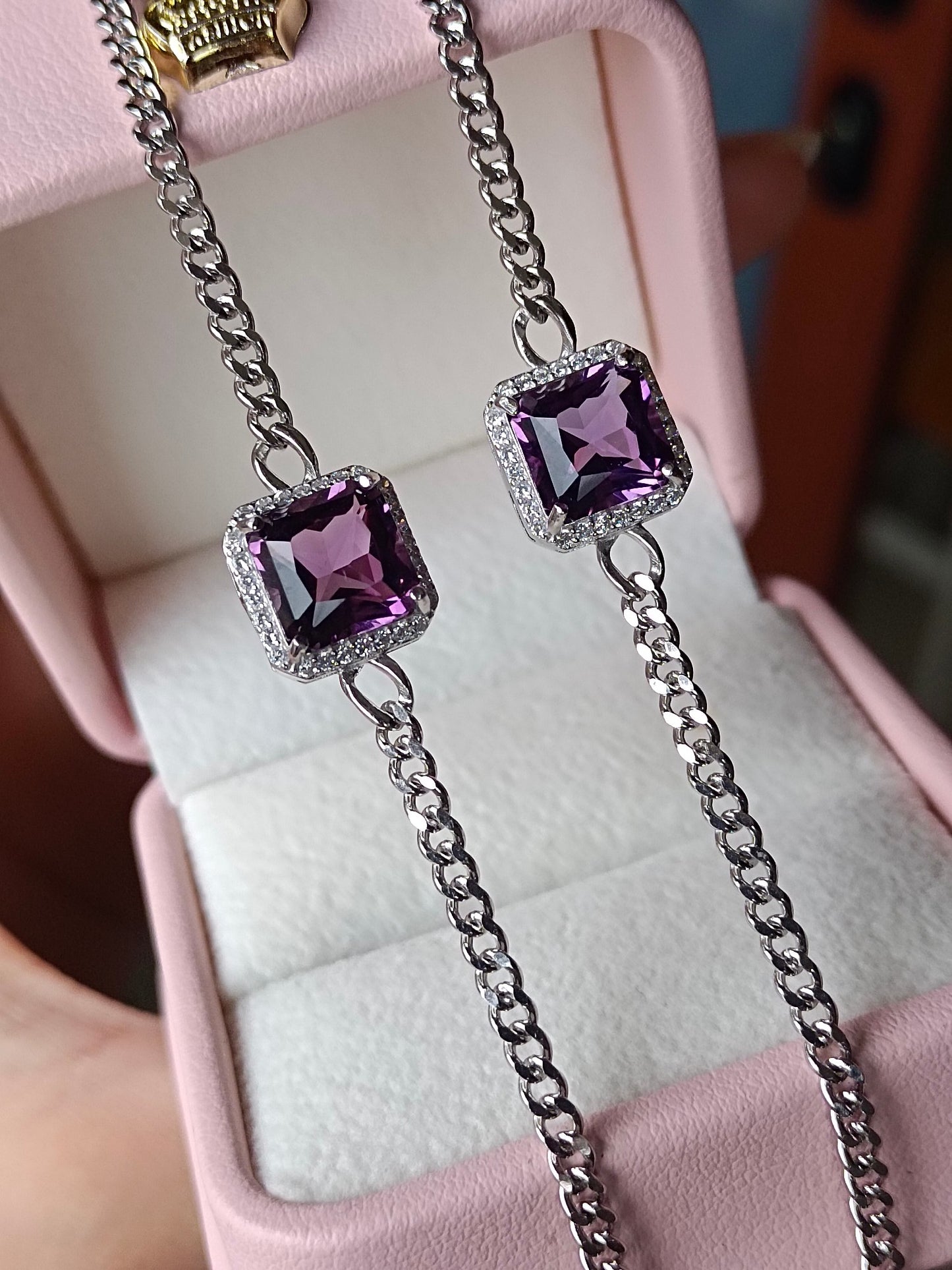 Brățară pătrată din cristal violet natural - bijuterii feerice cu lavandă