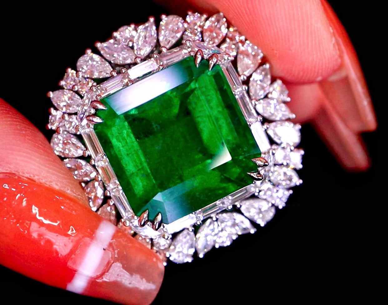 Rare Oil-Free Emerald Jewelry: Luxurious Ring & Pendant Combo