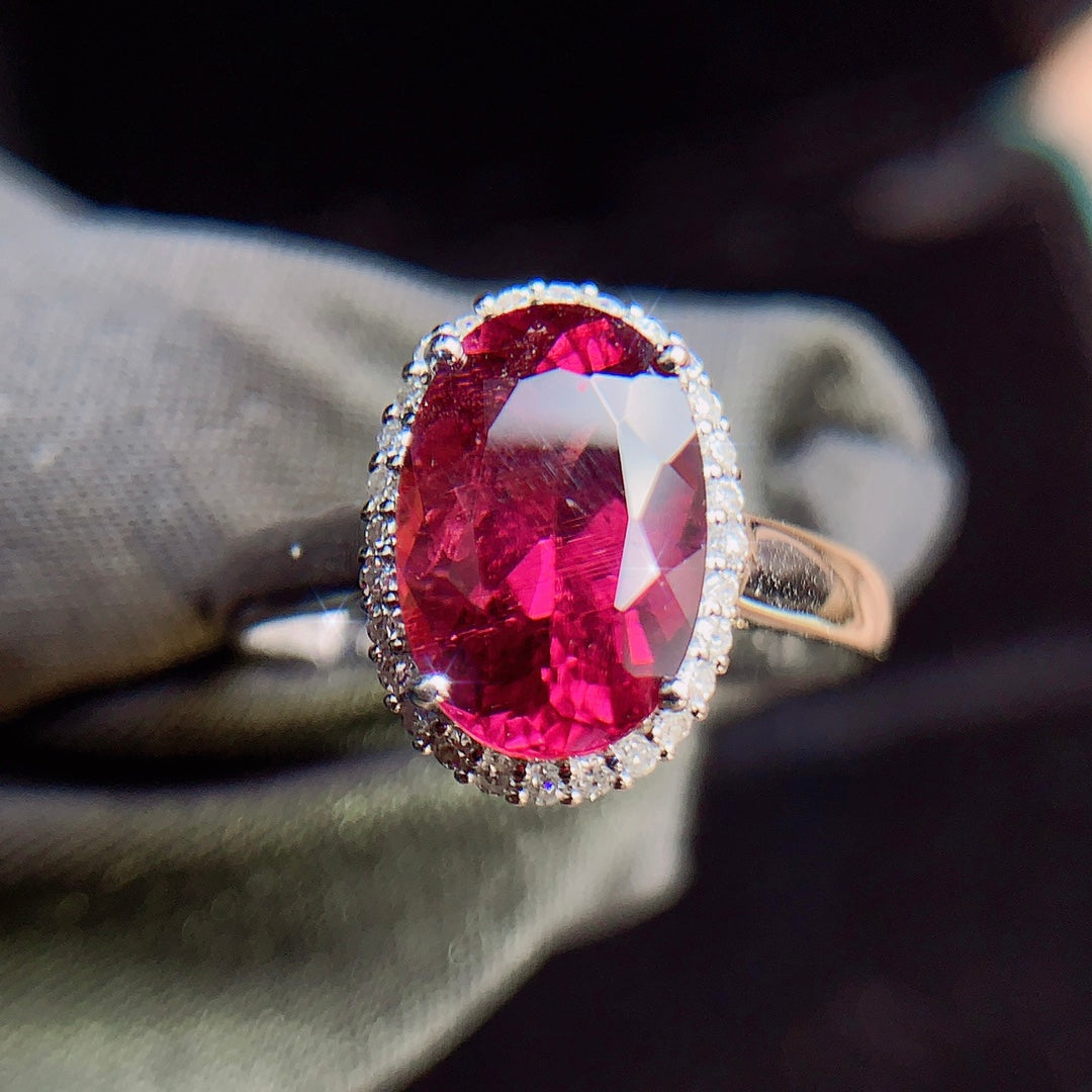 Keanggunan Indah: Cincin Turmalin Tertanam Emas 18K dan Berlian - Barang Kemas Mesti Ada
