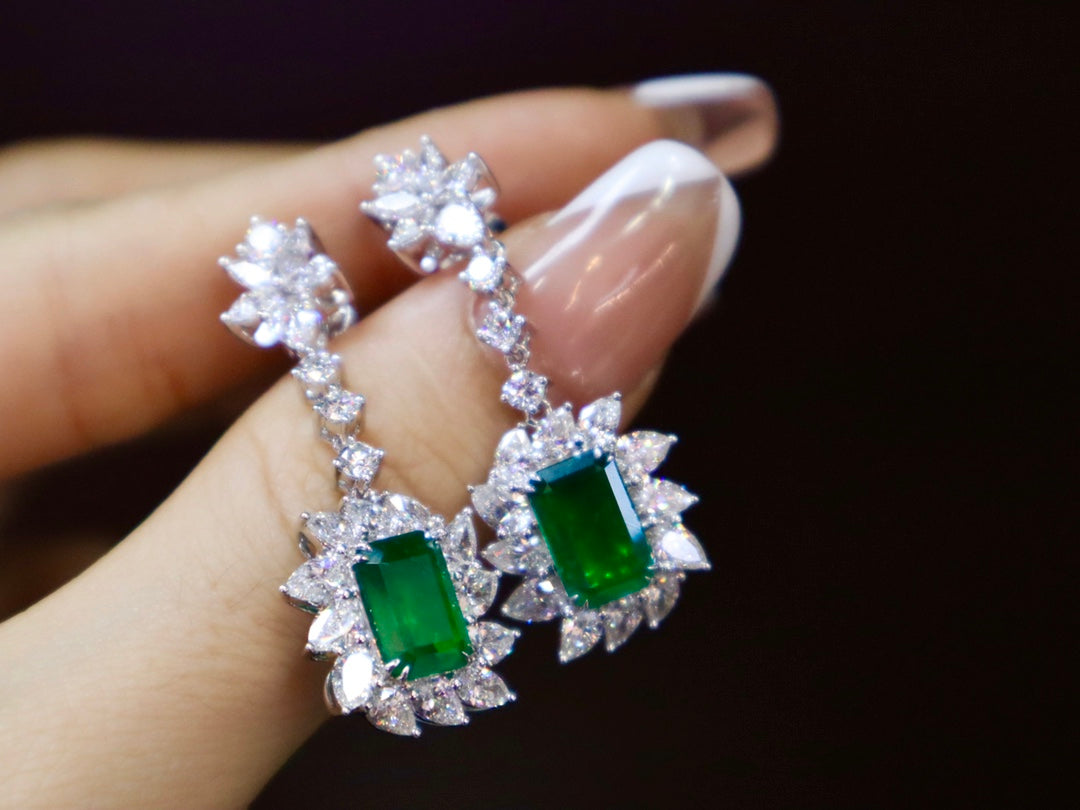 Anting Hijau Zamrud - Perhiasan Mewah