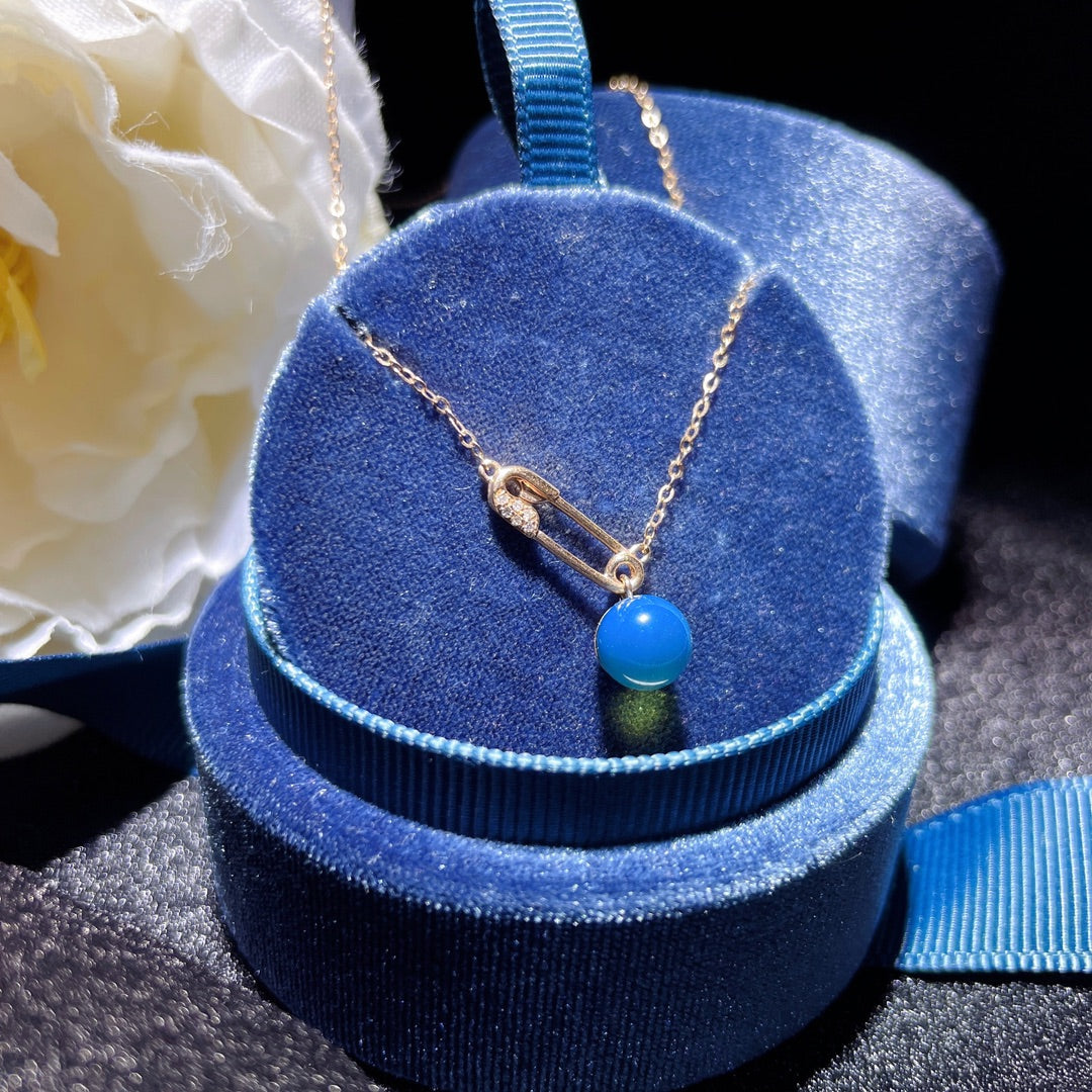 Zarif 18 Ayar Altın Gömülü Dominik Mavisi Kehribar Kolye - Her Zarif An için Takı