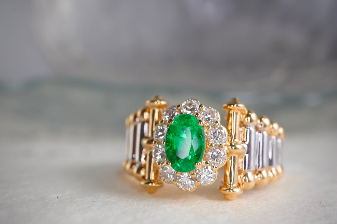Perhiasan Fashionable yang Terinspirasi Vintage: Cincin Pesona yang Tak Tertahankan