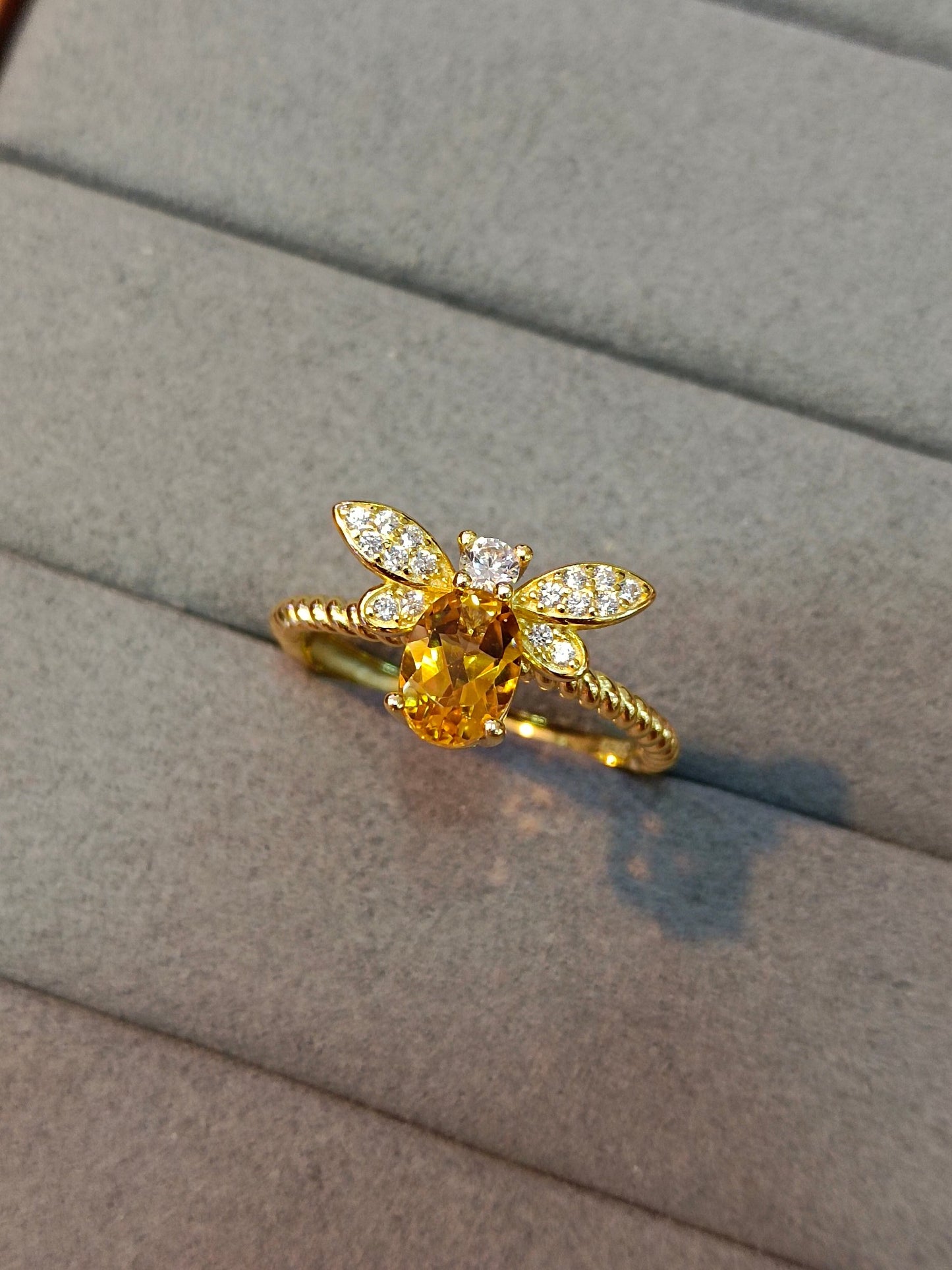 Anello con ape in cristallo giallo incorporato in argento sterling S925 - Gioielli unici