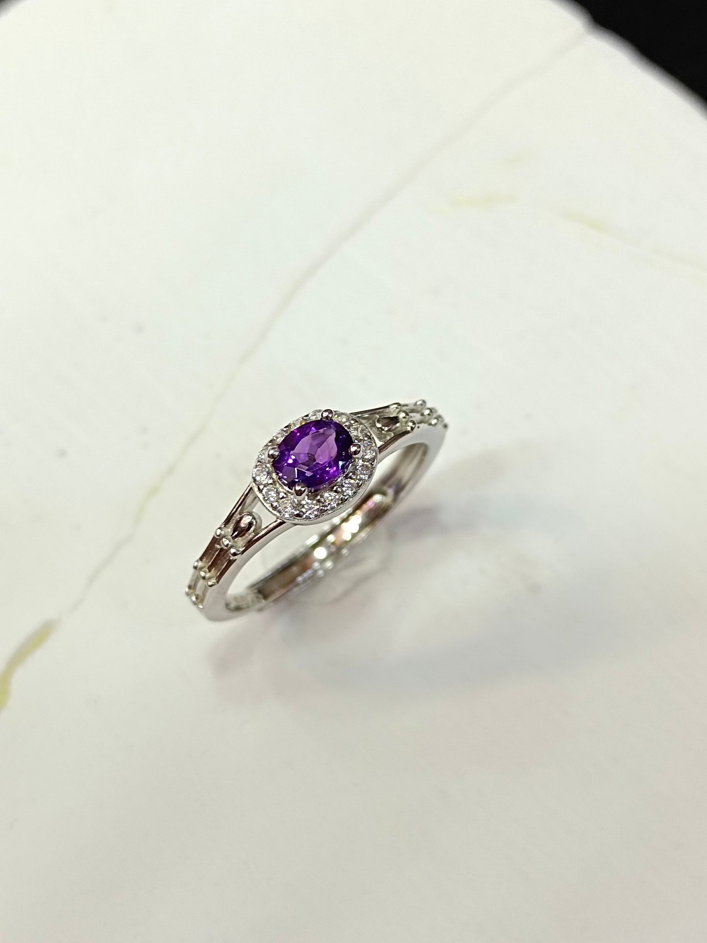Anillo de amatista exquisito de plata S925 - Joyería para la elegancia