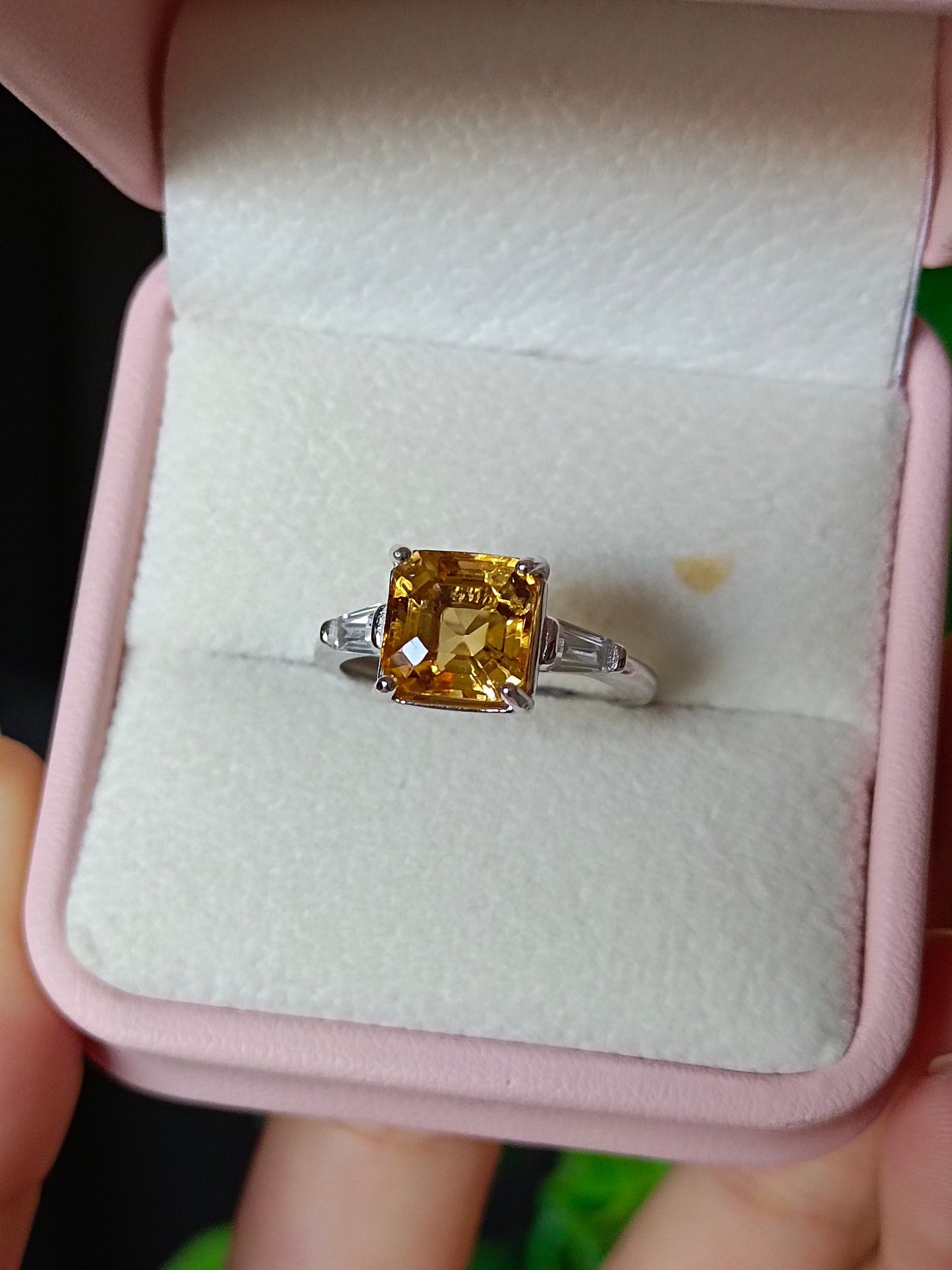 Squisito anello quadrato con citrino giallo naturale - Gioielleria raffinata