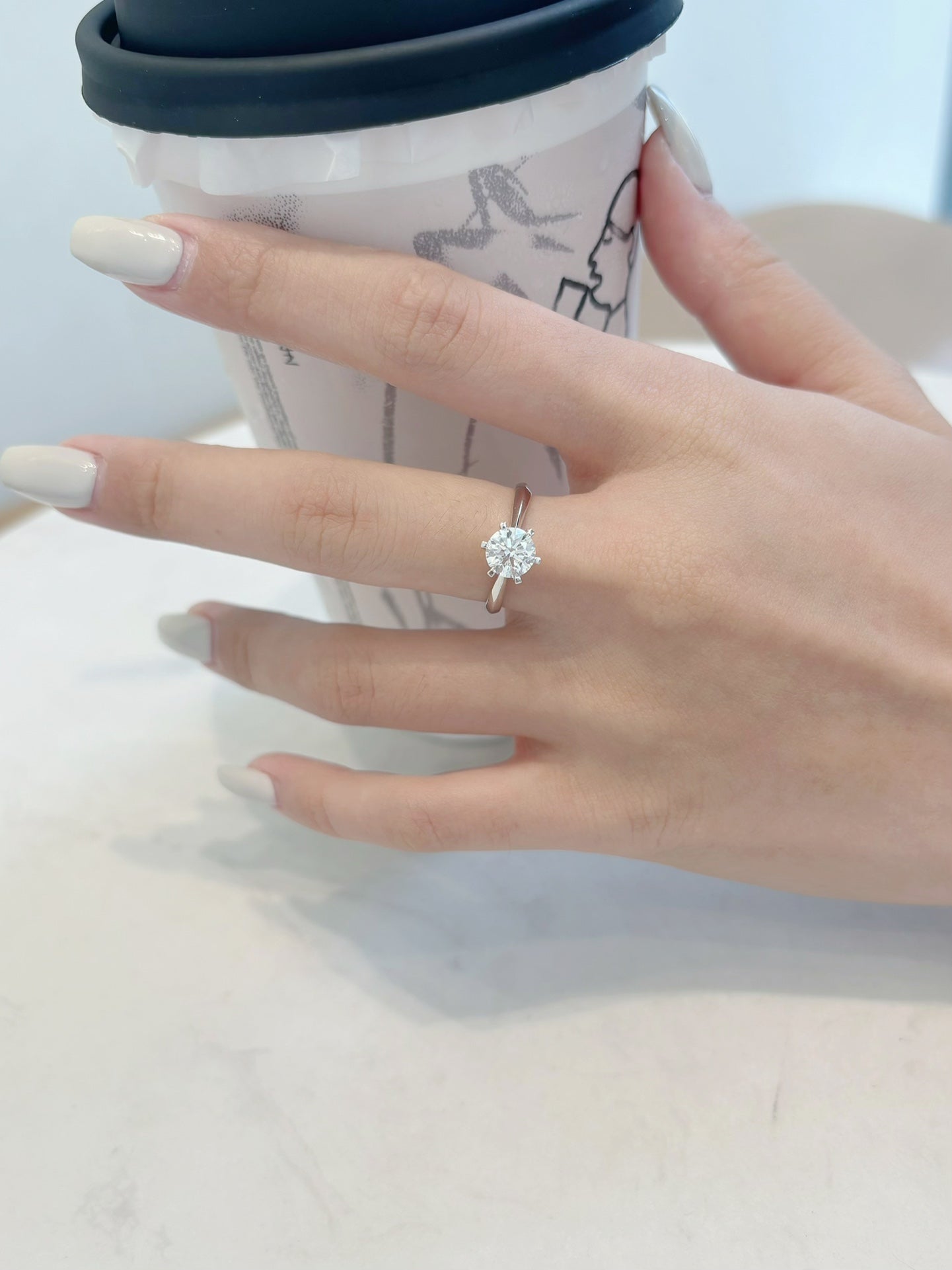 Inel de aur cu șase gheare cu diamant rotund de cultură de 18K - Bijuterii premium