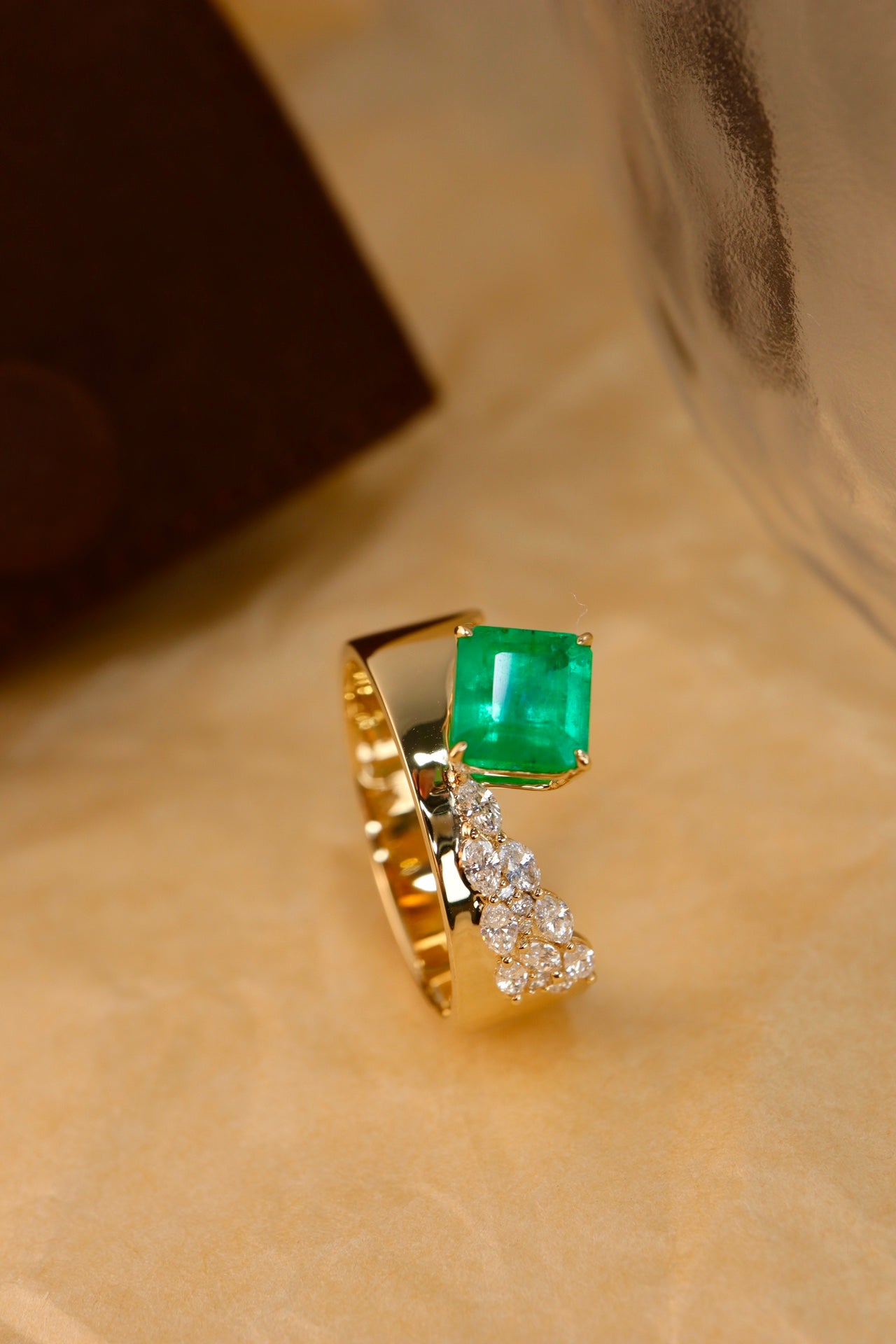 Panjshir-Smaragdschmuck mit Diamantakzent – ​​ein funkelndes Juwel!