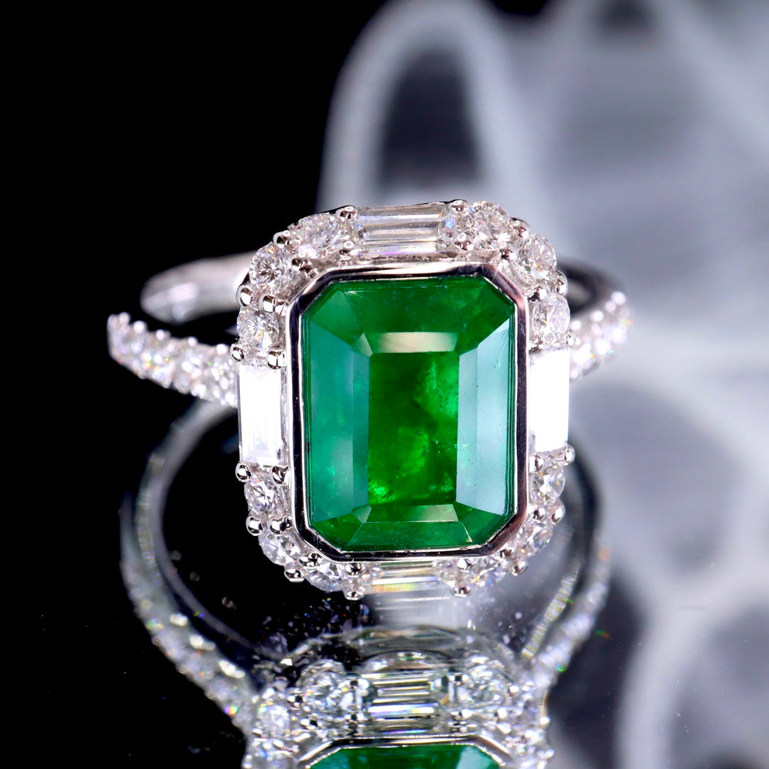 Elegant and Timeless Natural Muzo Emerald Ring - A Must-Have Jewelry