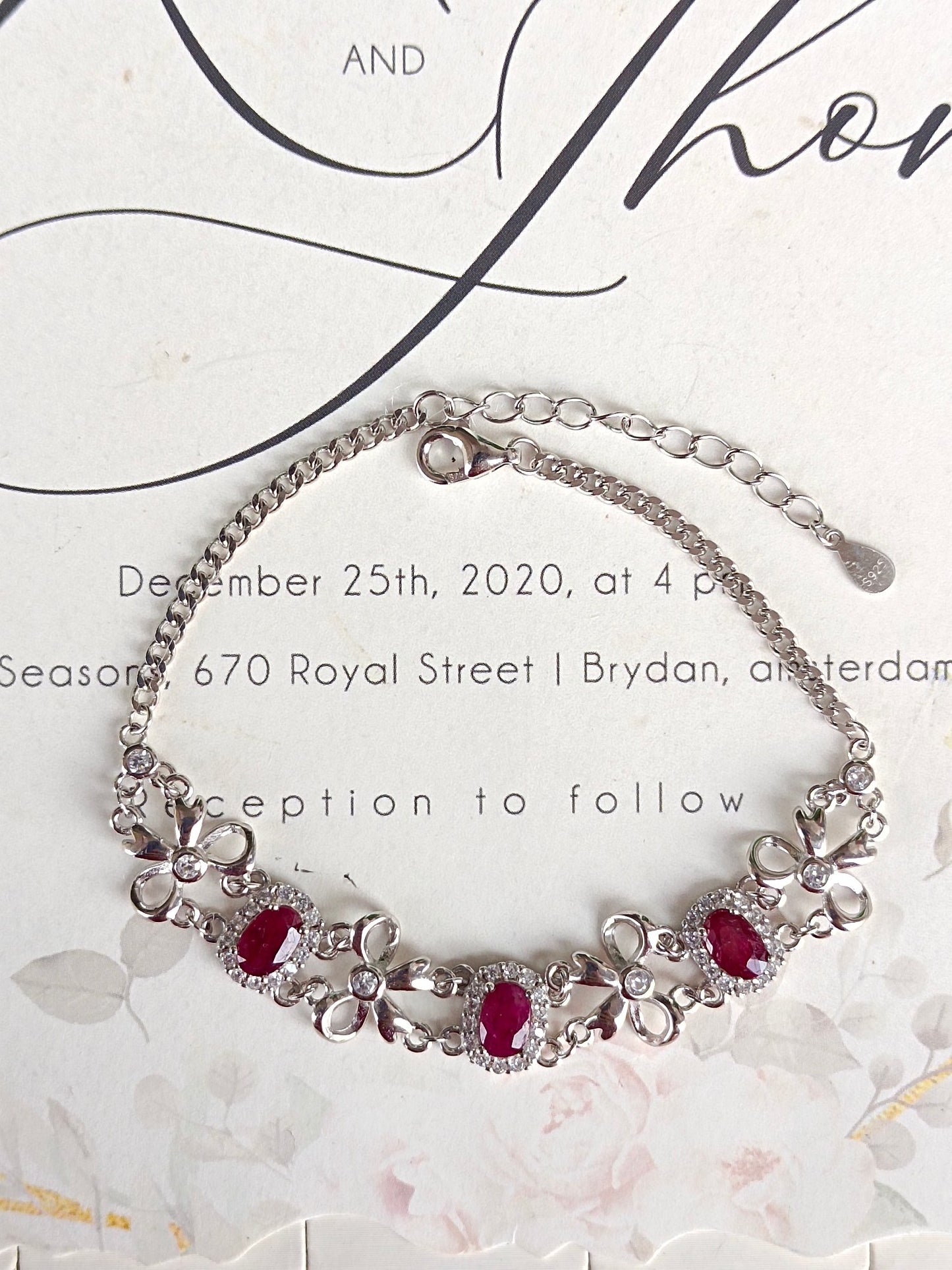 Adorable Ruby Bowknot Bracelet - Elegant and Fashionable Jewelry