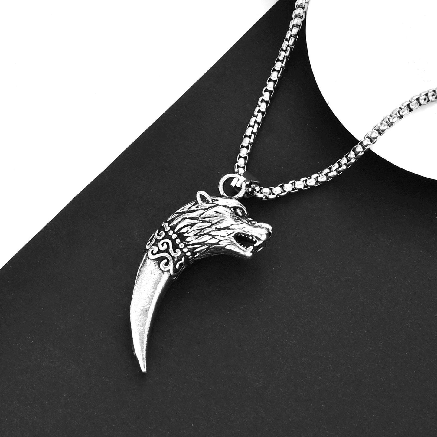 Retro Bold Wolf Head Titanium Steel Necklace For Men