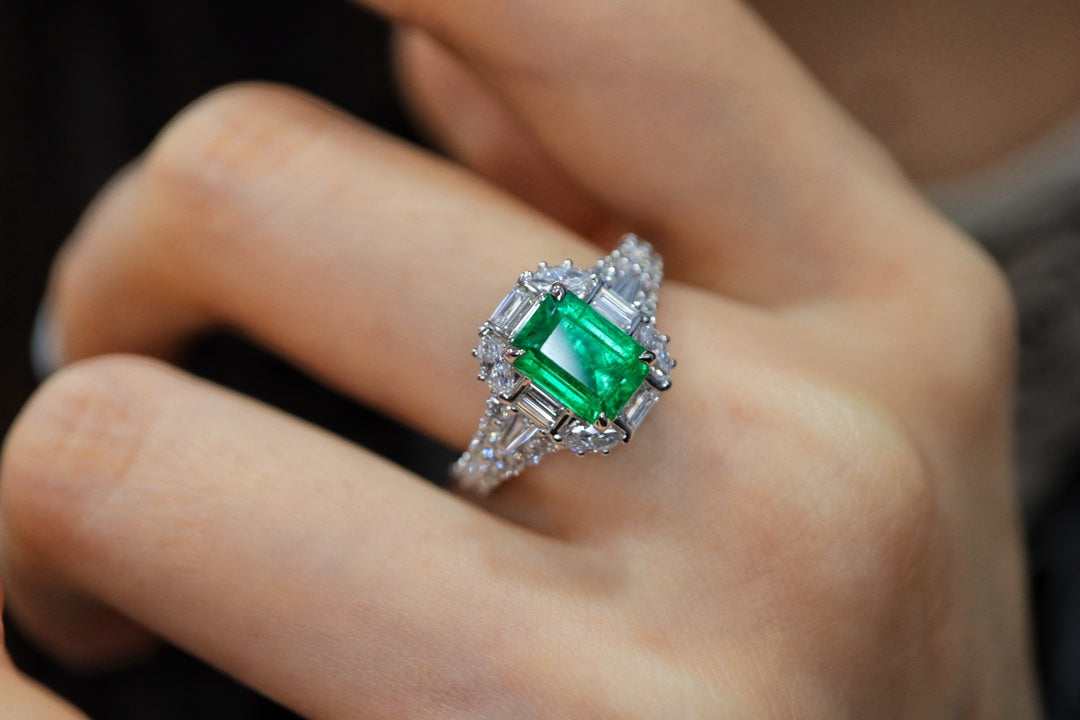 Anello con smeraldo dello Zambia - Gioielli di lusso verde brillante