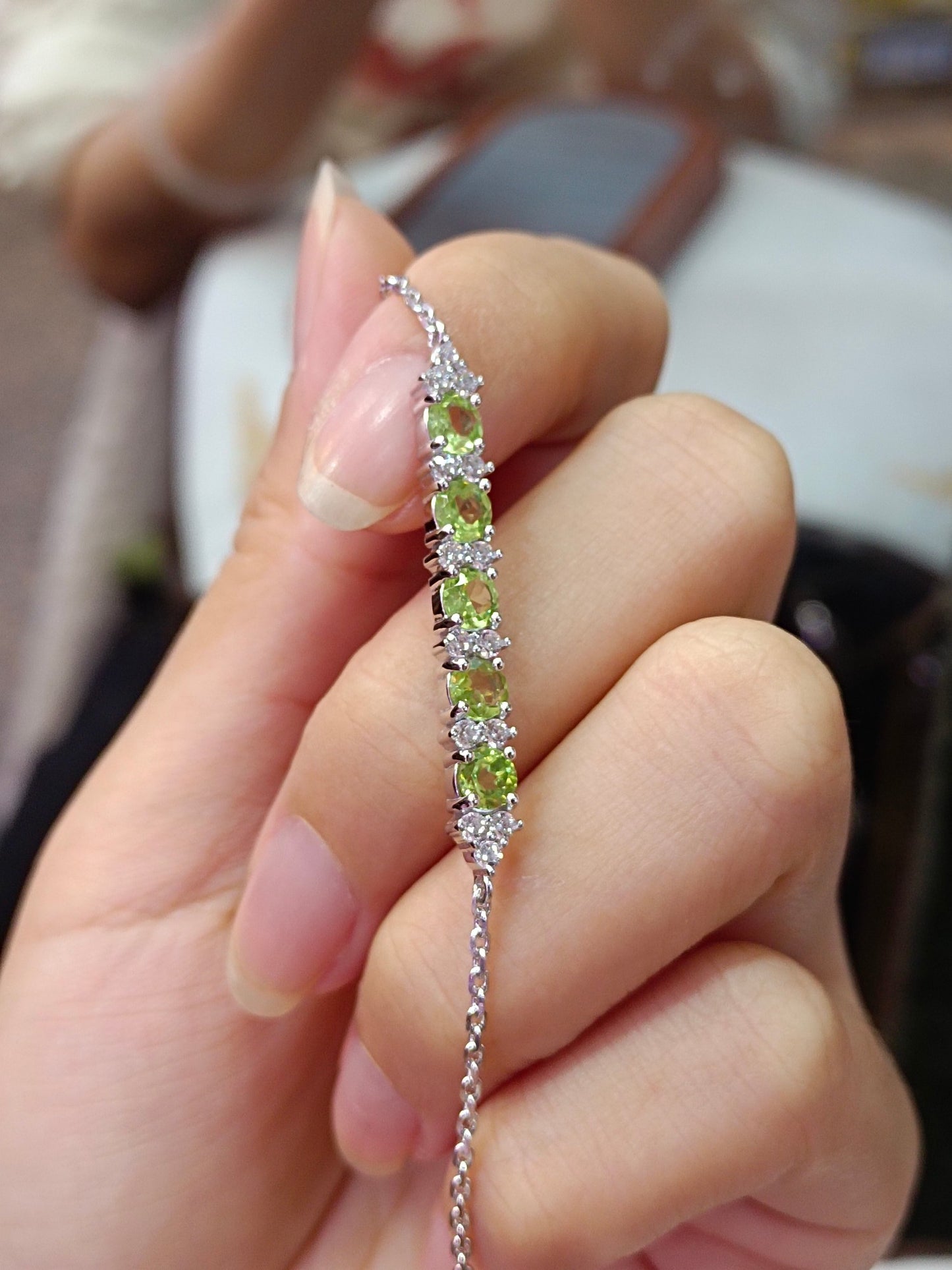 S925 Silver Exquisite Peridot Inlay Armbånd - Smykker for eleganse