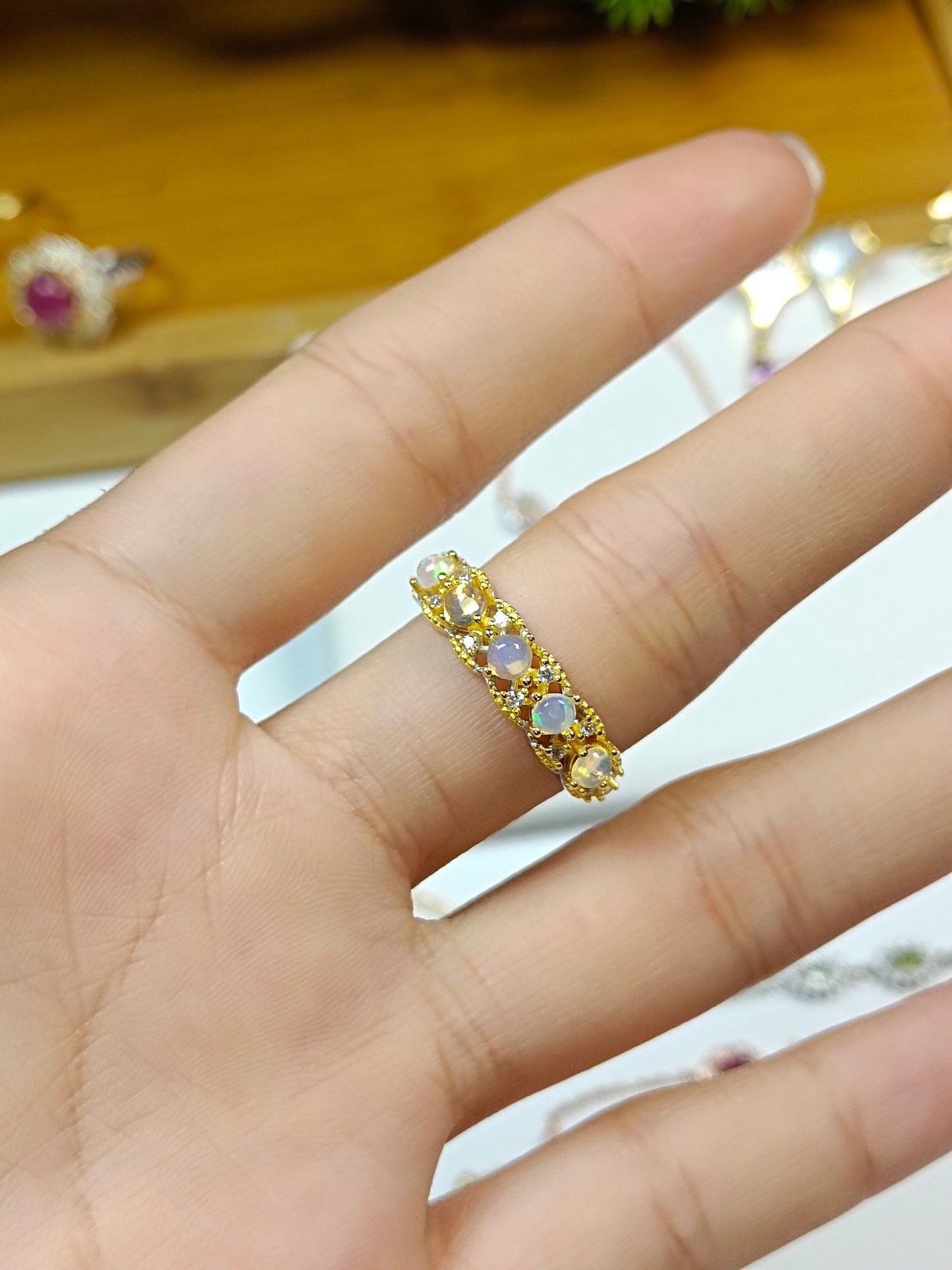 Anello con fila di opali incorporati in argento S925 - Gioielli di moda minimalista