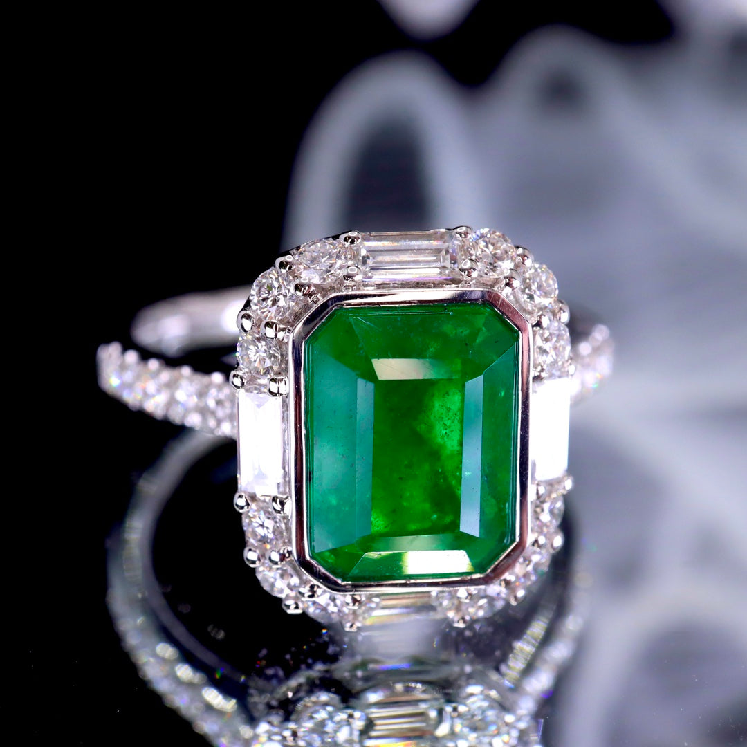 Elegant and Timeless Natural Muzo Emerald Ring - A Must-Have Jewelry