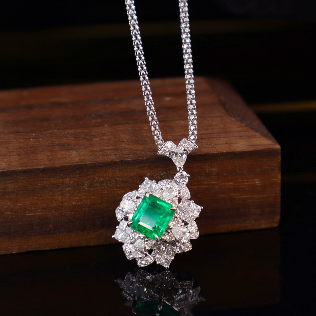 Panjshir Emerald Pendant - A Luxurious Jewelry Piece