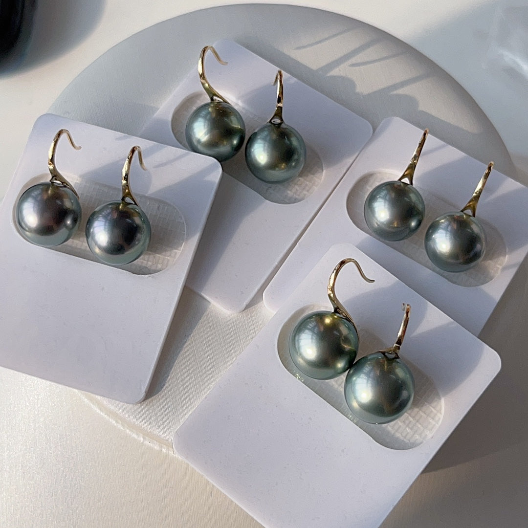 Luxury 18K Gold Tahitian Black Pearl Earrings - High-Quality Jewelry
