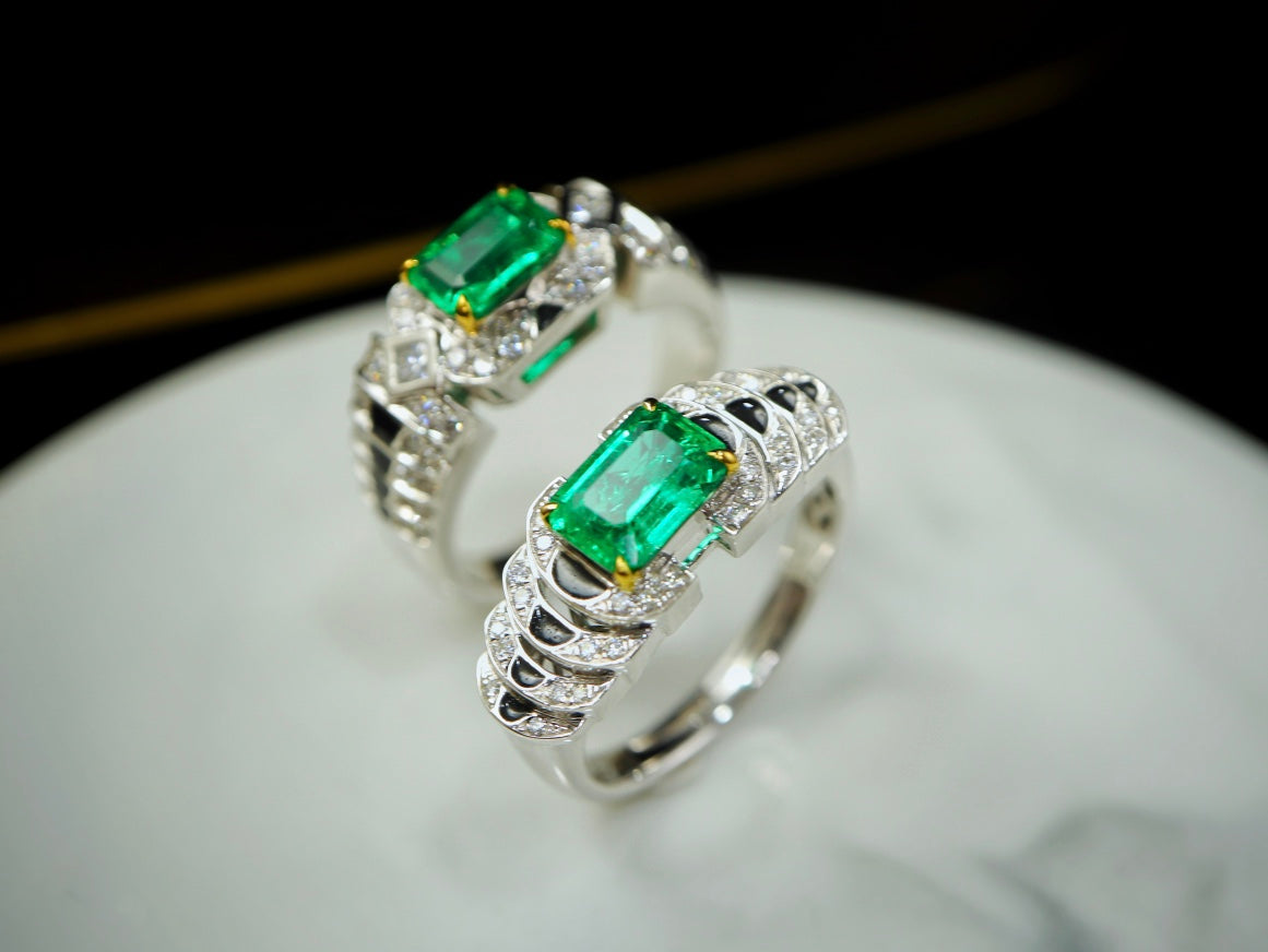 Anello vintage con smeraldo Panjshir: un gioiello unico