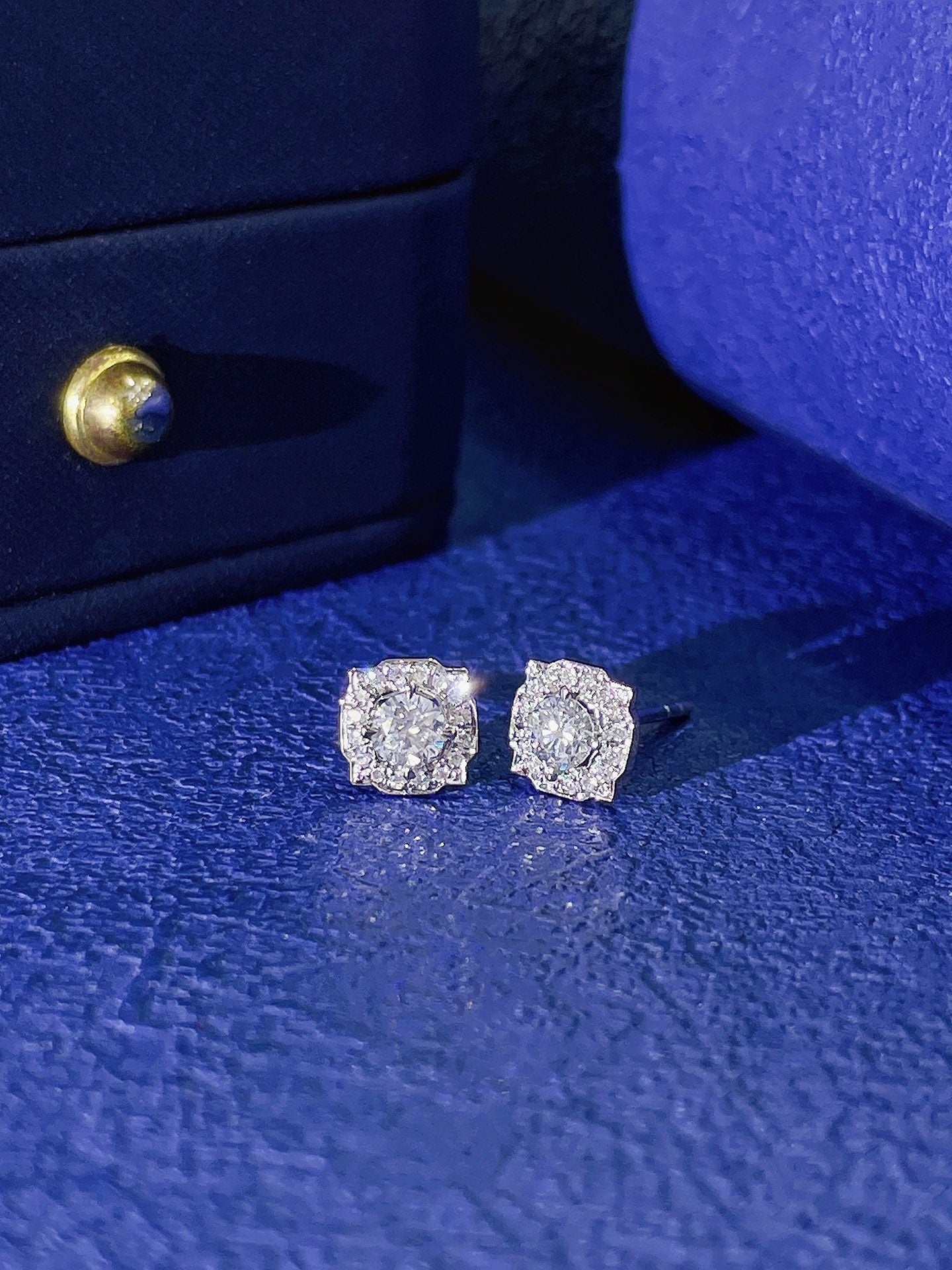 Anting Gelombang Laut Berlian Bulat Berbudaya 18K - Perhiasan Mewah