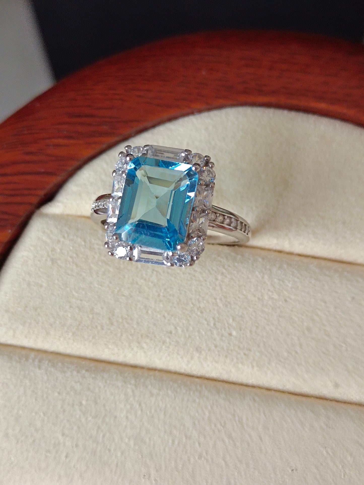 Natural Topaz Square Ring - Exquisite Jewelry for Elegant Taste