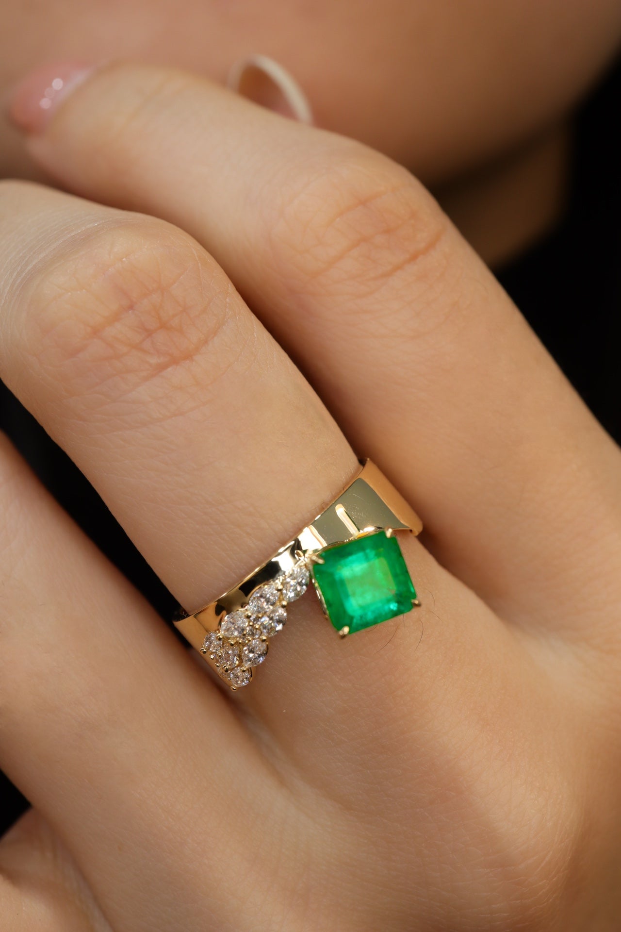 Panjshir-Smaragdschmuck mit Diamantakzent – ​​ein funkelndes Juwel!