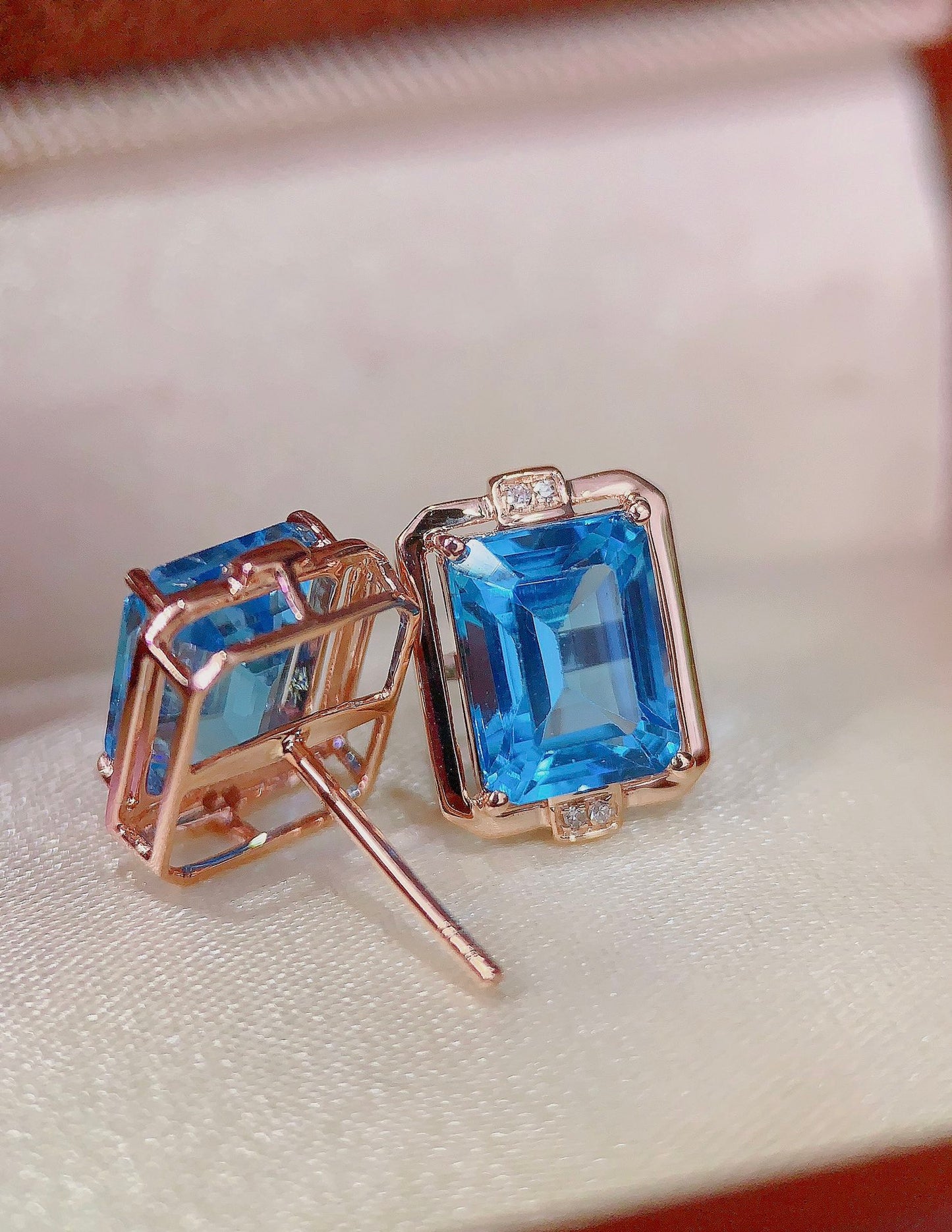 Nytt: Serene Topaz Örhängen - En touch av helande i smycken