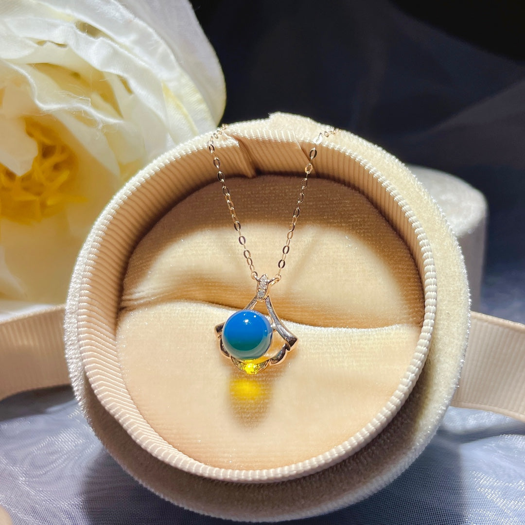 وصول جديد: قلادة من الكهرمان الأزرق الدومينيكي المضمنة بالذهب عيار 18 قيراط - مجوهرات رائعة