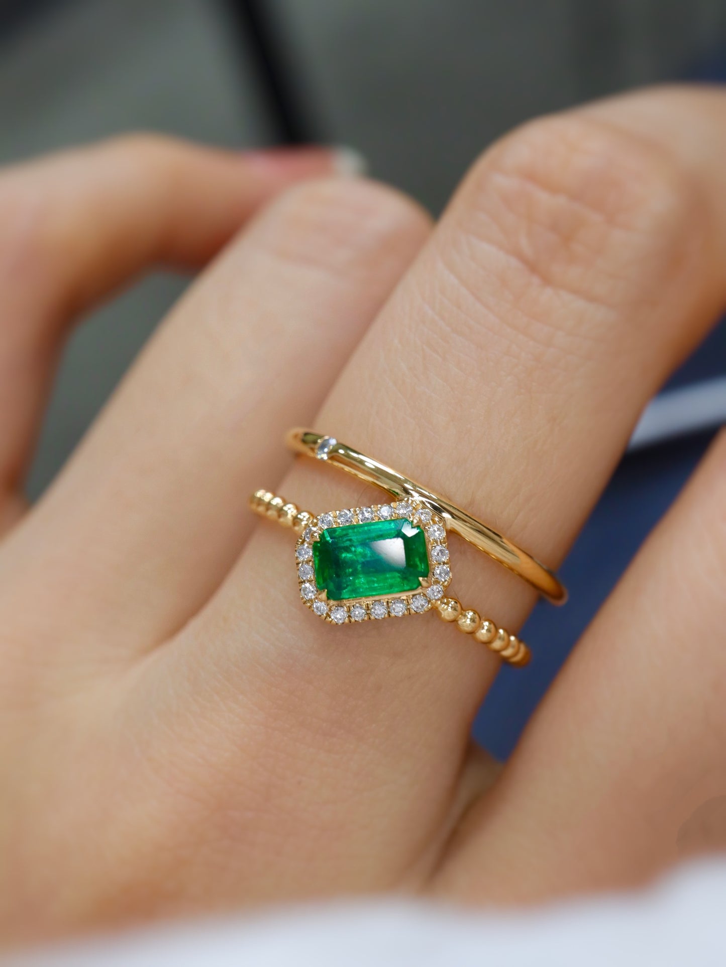 Minimalistische Eleganz: Hochwertiger Smaragdring von Panjshir