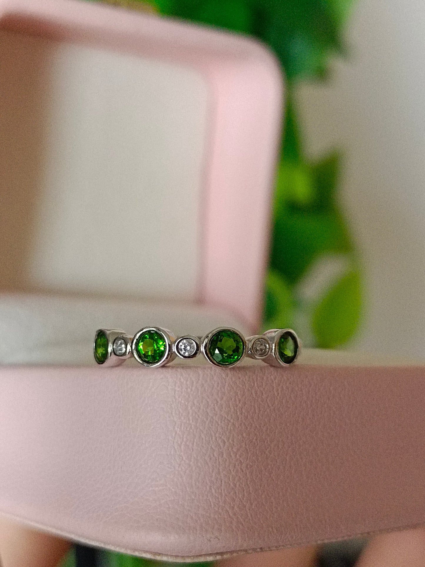 Anello a bolle di diopside naturale - Gioiello squisito