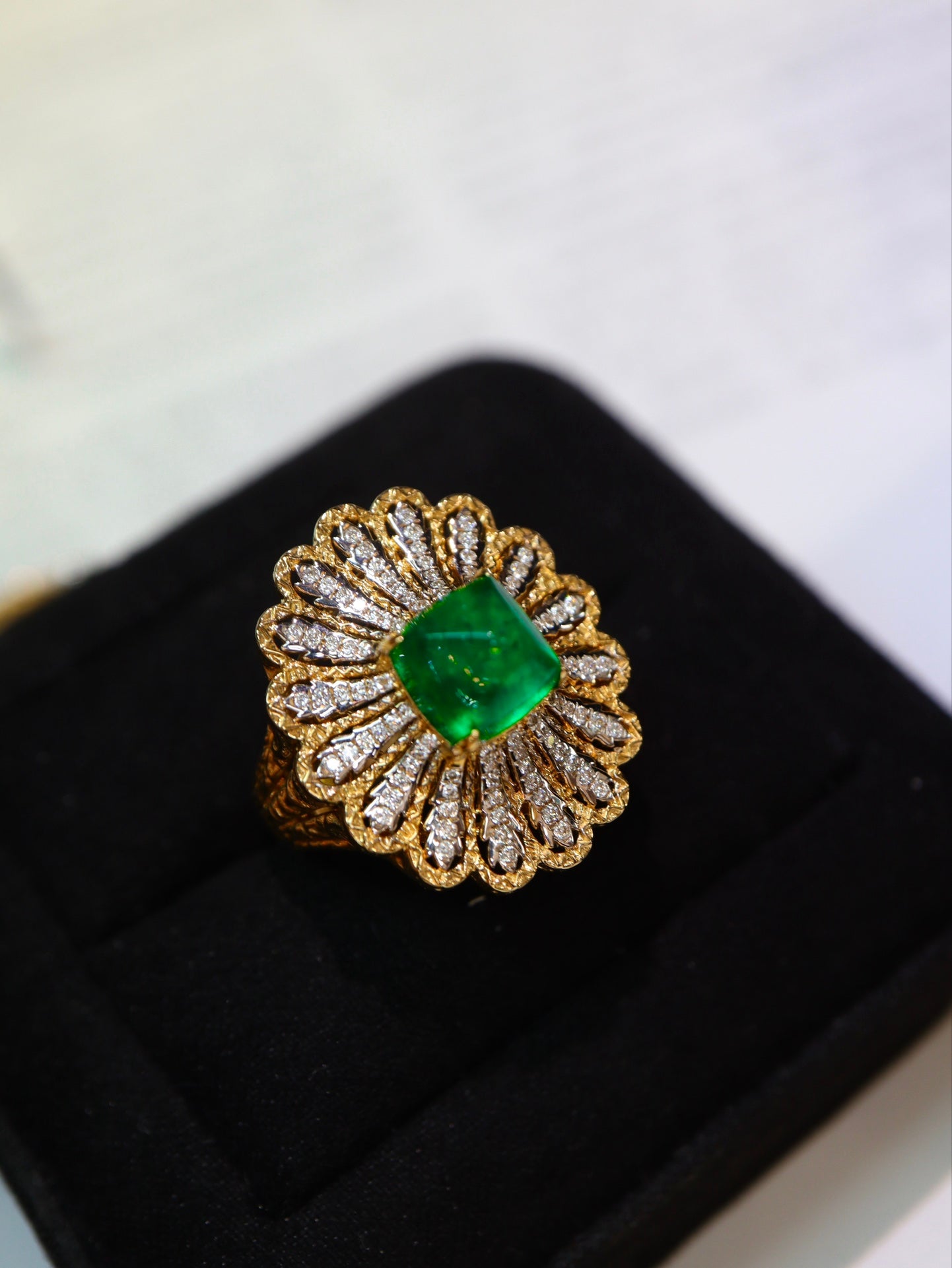 Swat Sugar Tower Smaragd-Design-Ring – einzigartiger handgefertigter Schmuck