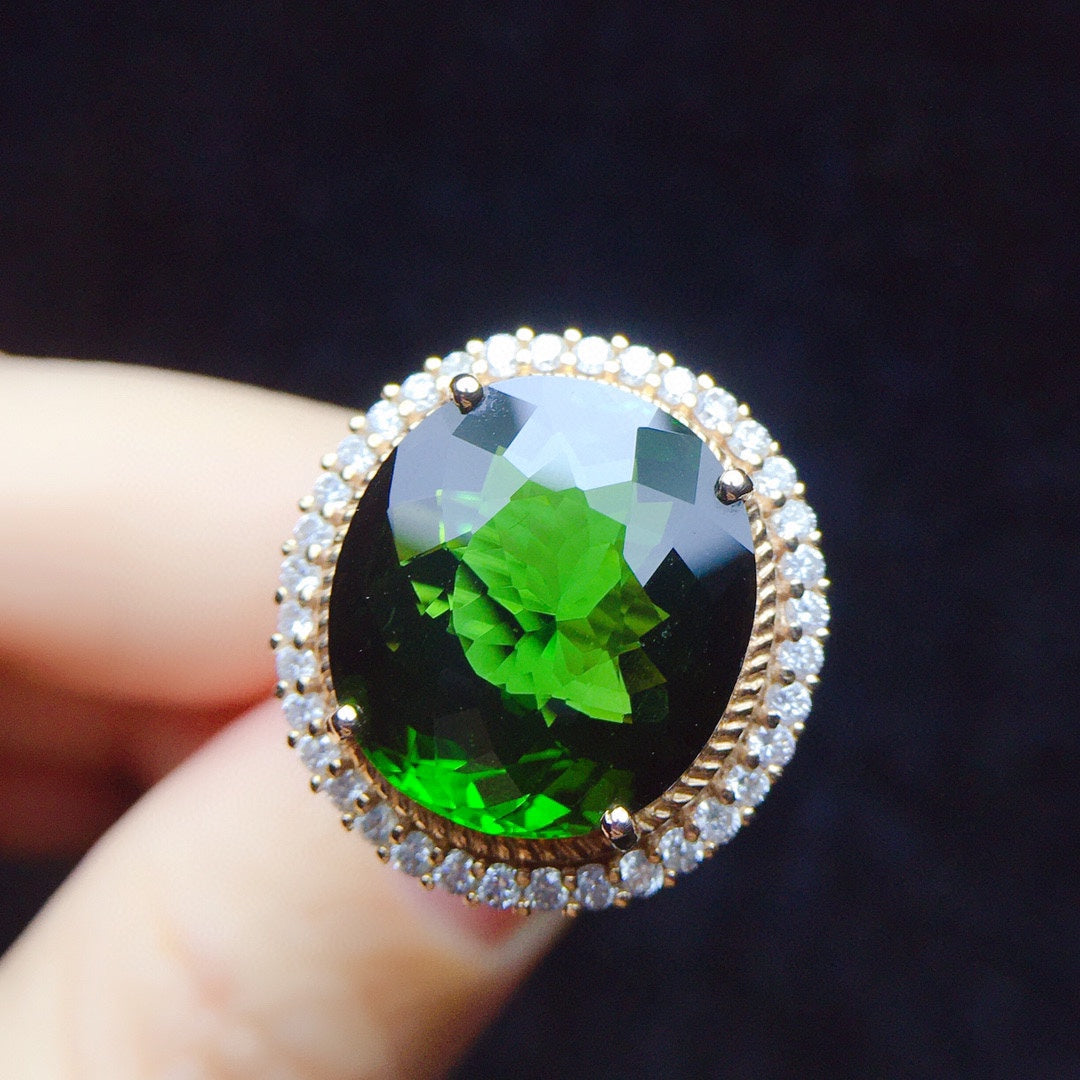 Anillo de Turmalina Natural con Detalles en Oro de 18K y Diamantes - Joyería Exquisita