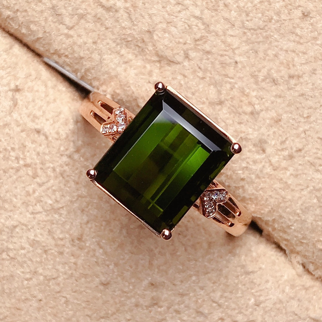 Captivating Summer Green Peridot Ring - A Must-Have Jewelry