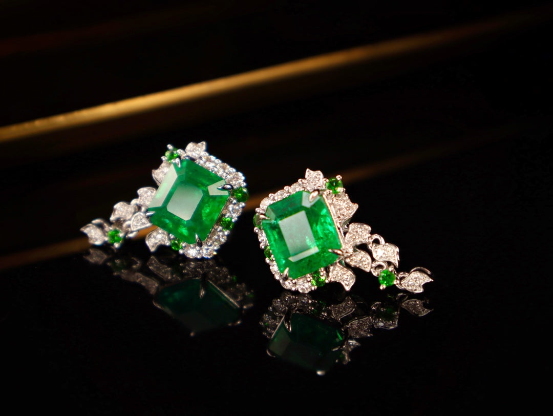Emerald örhängen - 4,37 karat designerstycke med GILD-certifiering