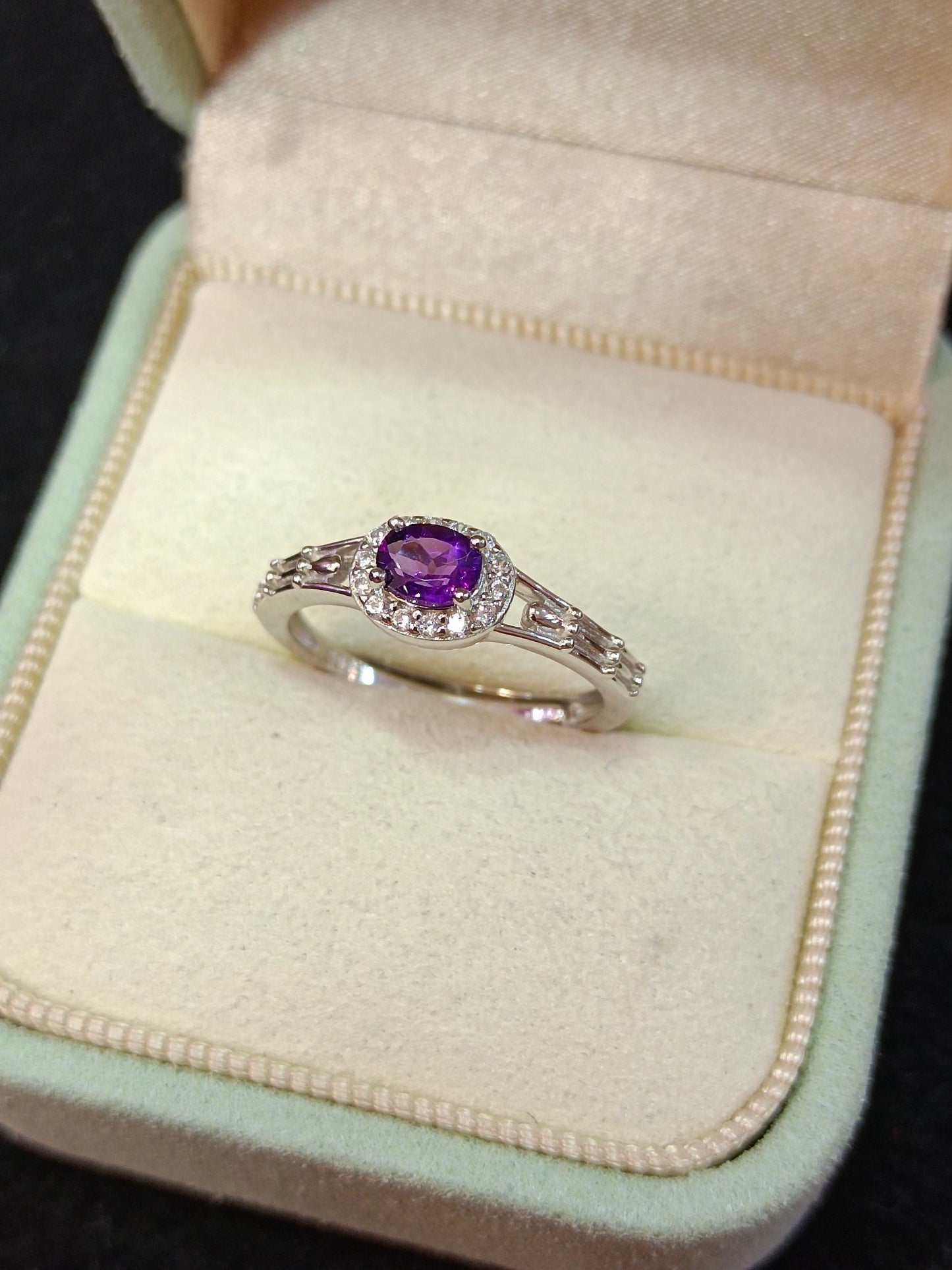 Anillo de amatista exquisito de plata S925 - Joyería para la elegancia