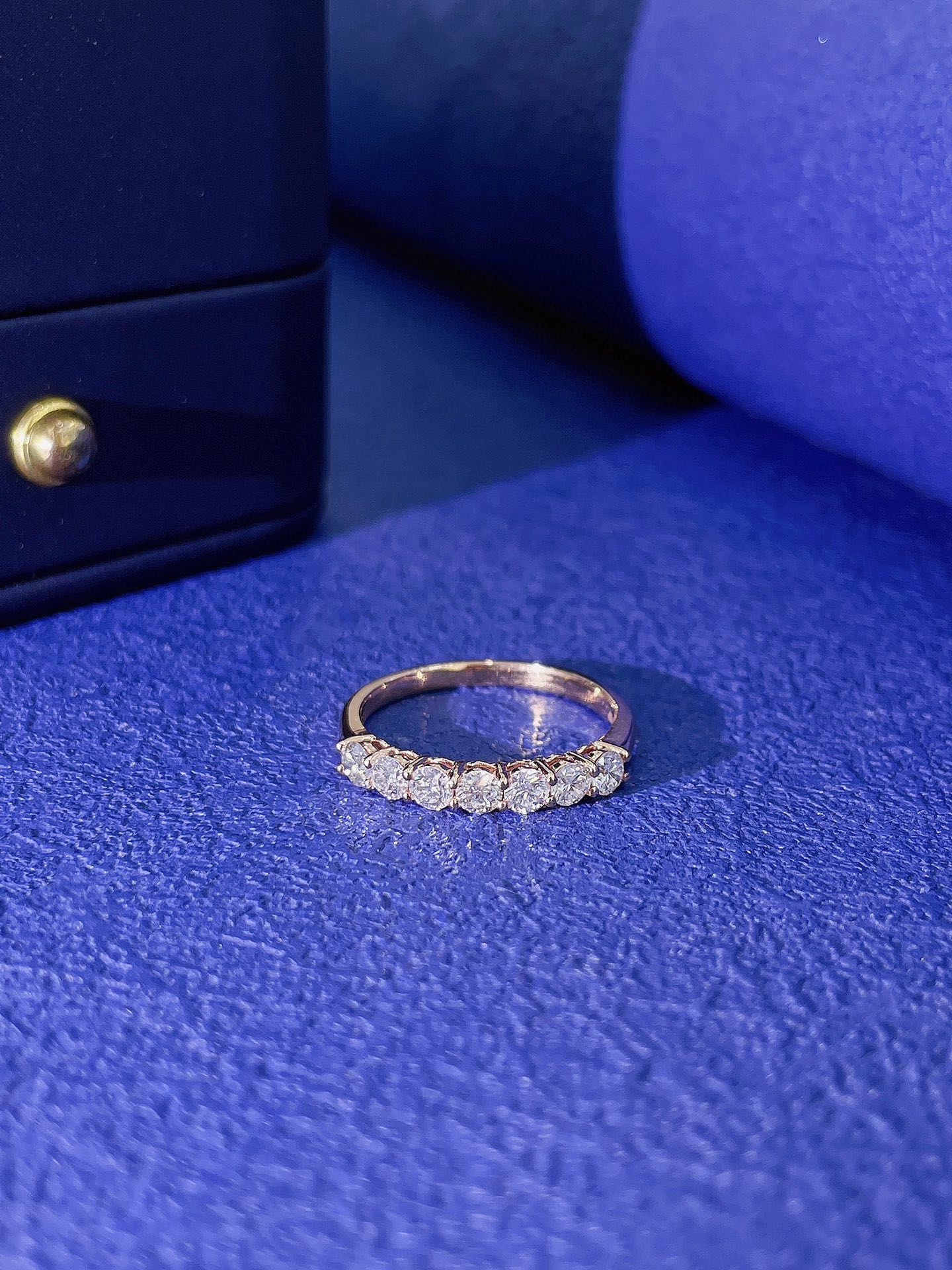 9K Cultured Diamond Seven-Stone Row Ring - Elegant Jewelry Choice