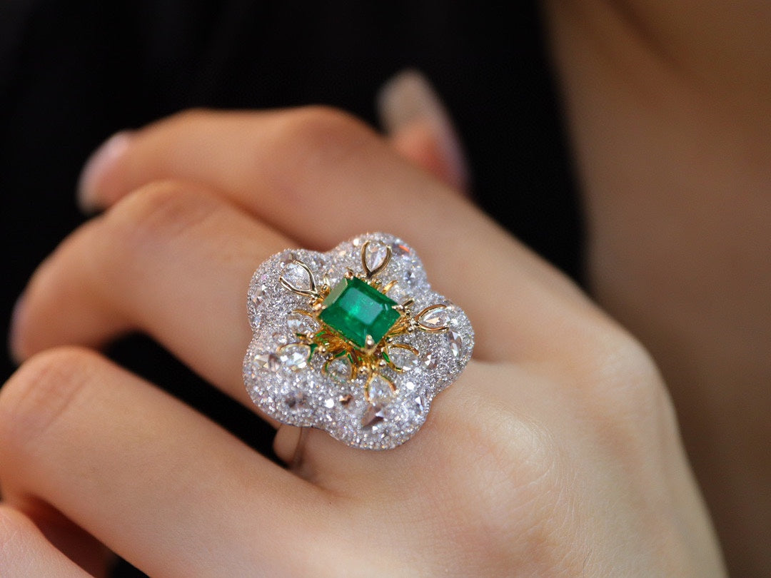 Bijuterii de smarald: inel verde viu afgan Panjshir cu design floral