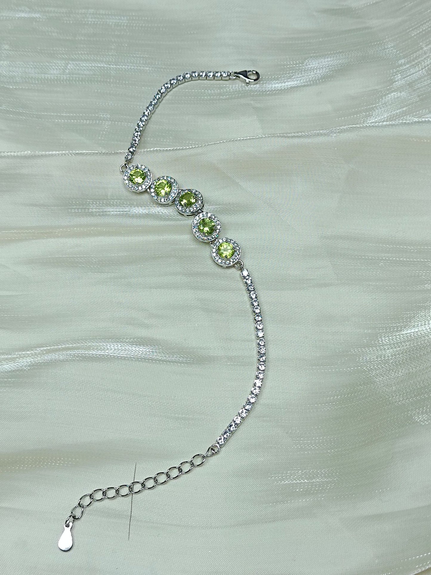 S925 Silver Embedded Peridot Bracelet - Unique Design Luxury Jewelry
