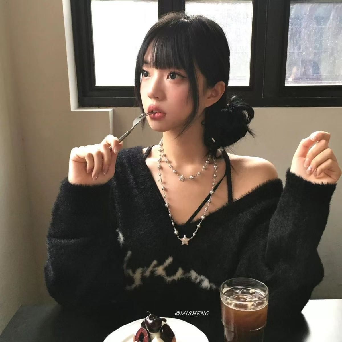 High-End Dual-Layer Starry Sky Pearl Statement Necklace