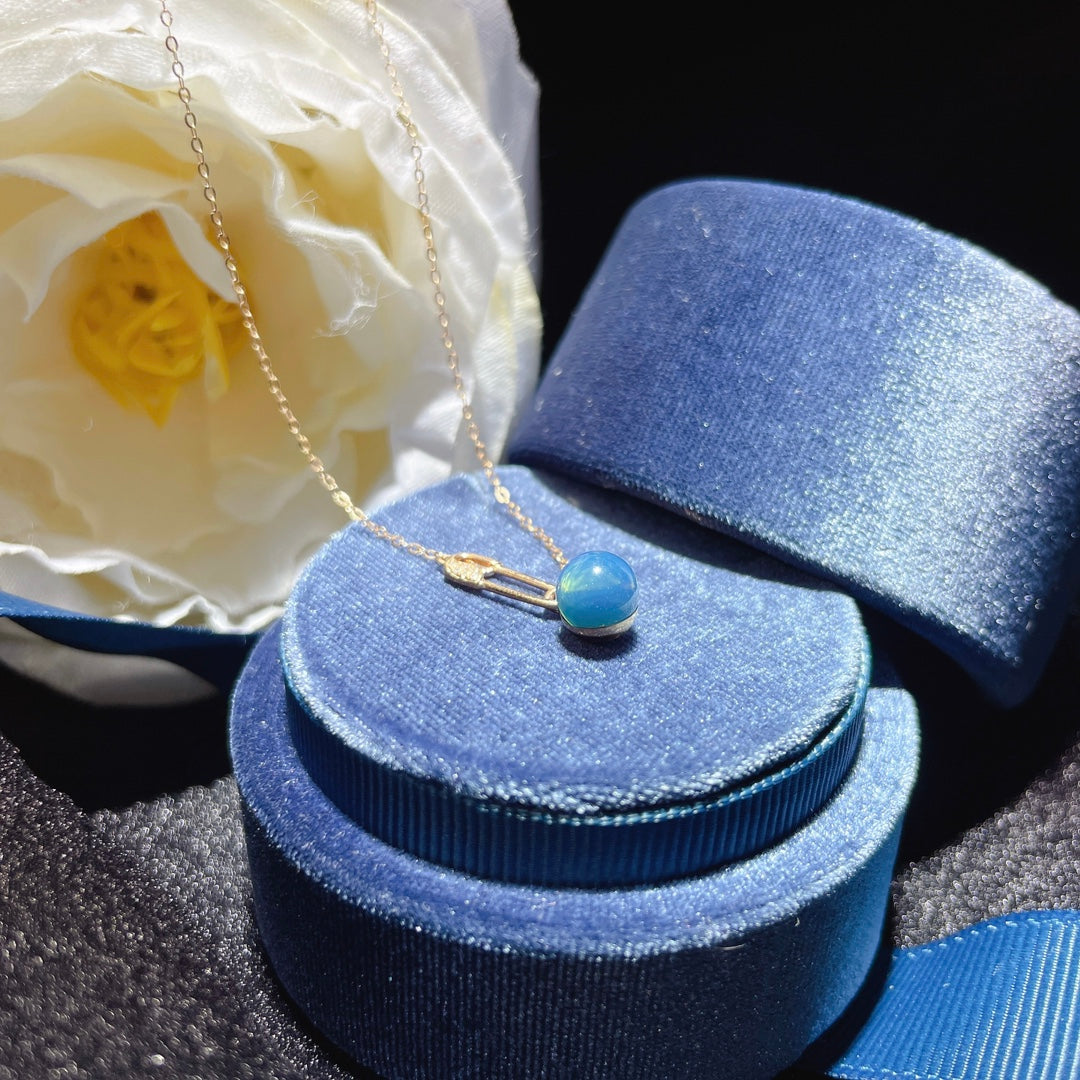 Zarif 18 Ayar Altın Gömülü Dominik Mavisi Kehribar Kolye - Her Zarif An için Takı