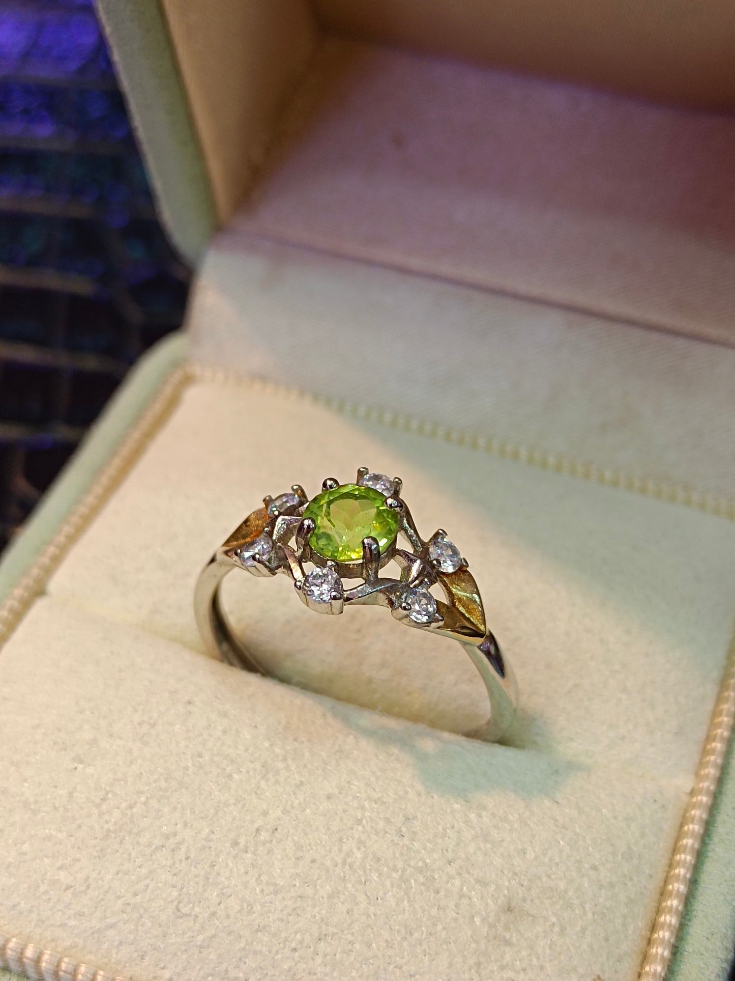 S925 Silver Embedded Peridot Two-Tone Ring - Minimalist Fashion Jewelry