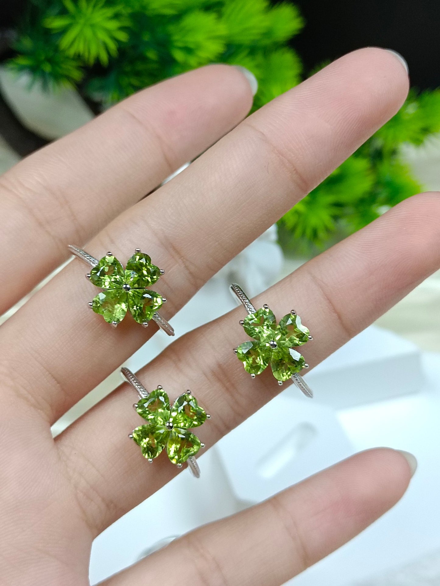 S925銀鑲嵌橄欖石「四葉草」戒指 - 時尚韓式珠寶